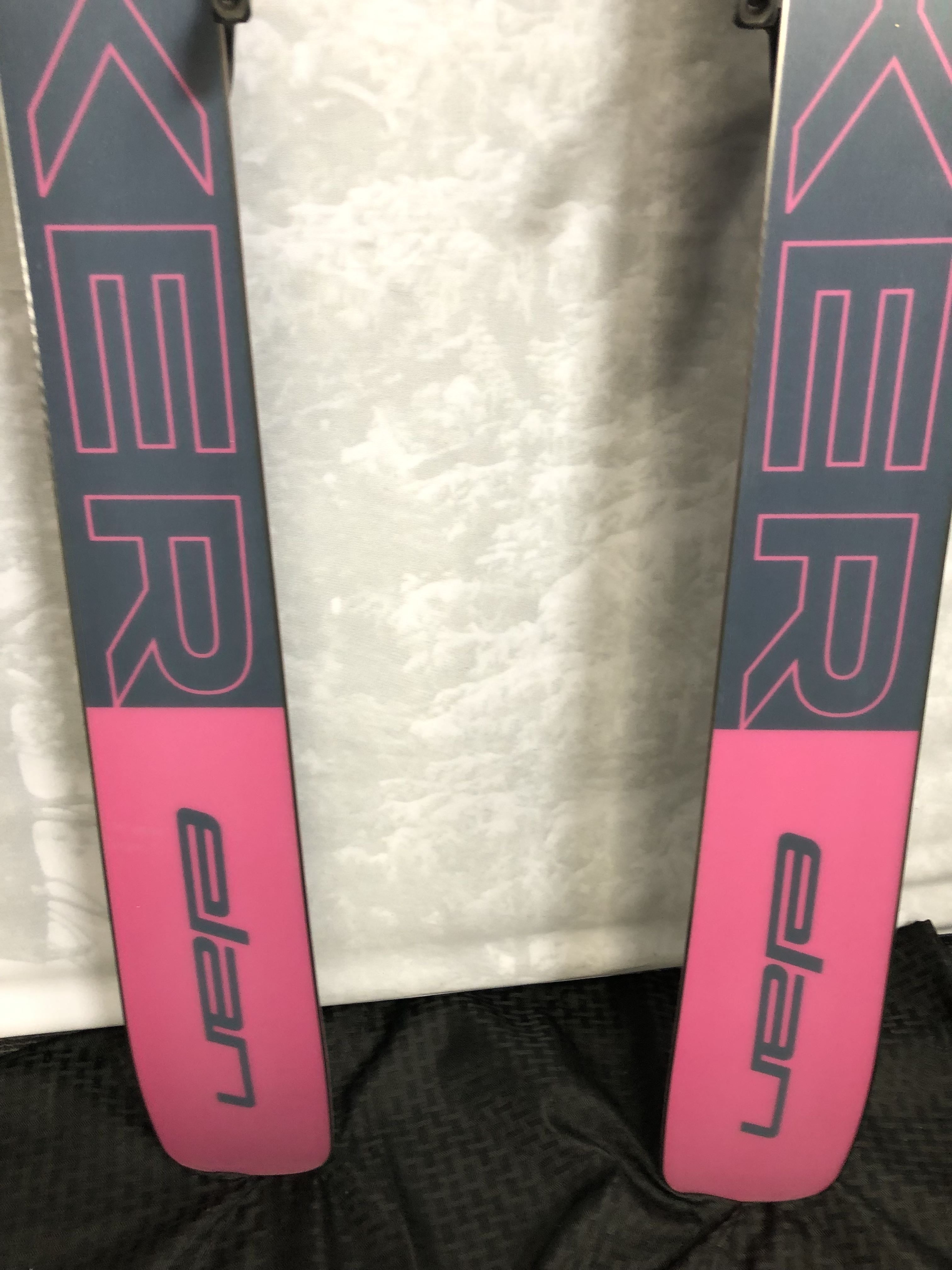 New 2025 Elan Playmaker 91 ski- 180cm w/ Salomon Strive 13 adjustable GW binding