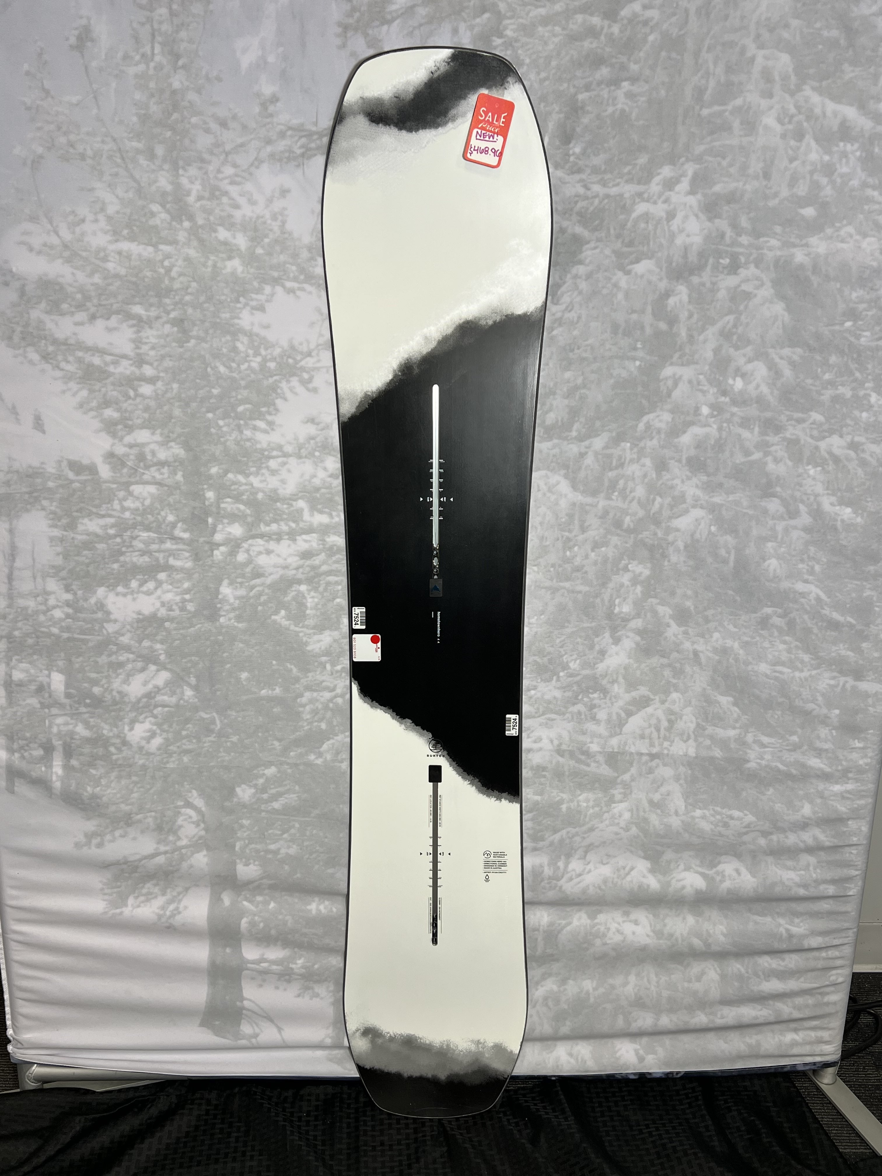 New 2025 Burton Hometown Hero Camber 144 CM Snowboard
