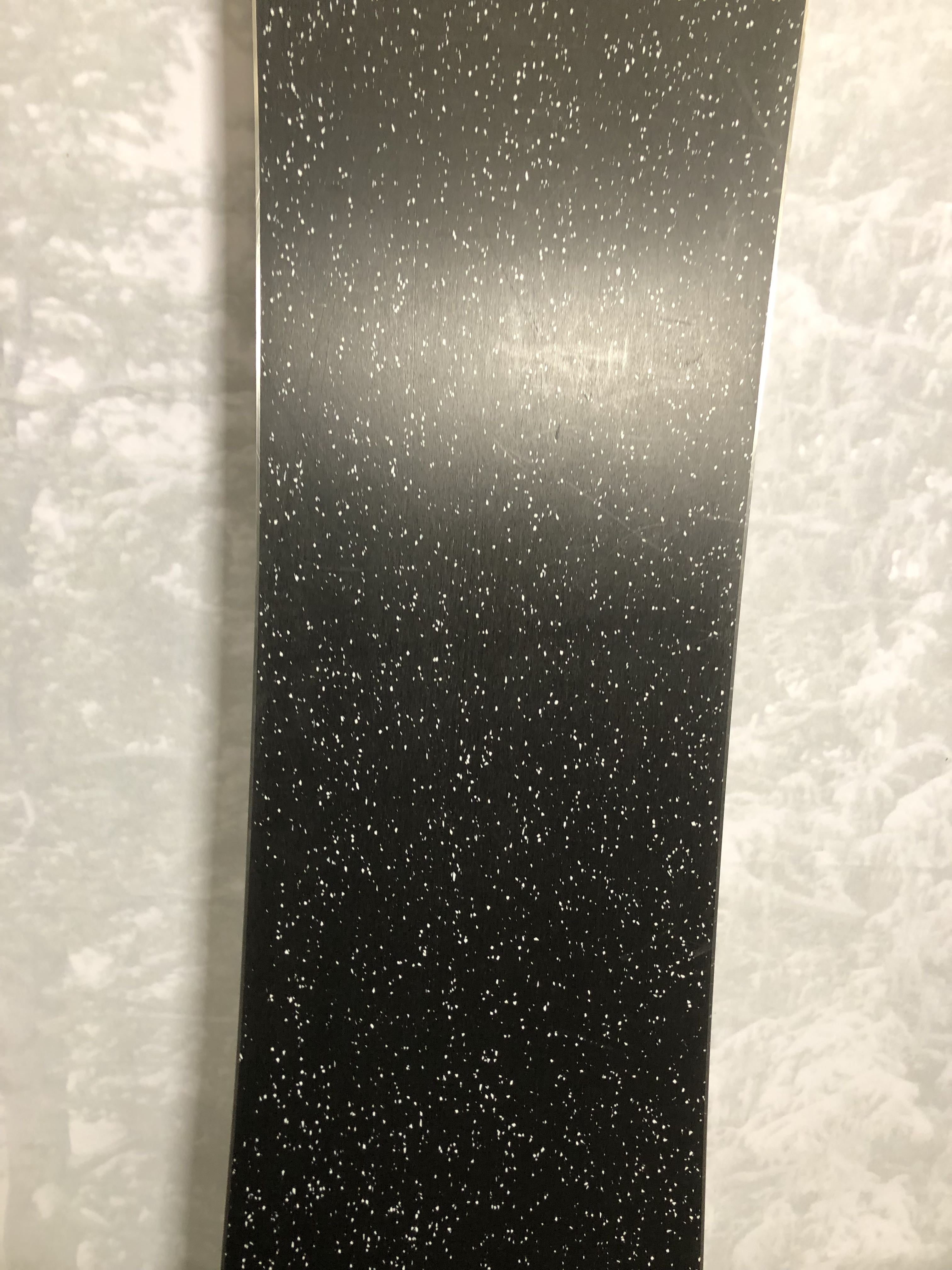 Used 2025 Salomon Super 8 Snowboard 151cm