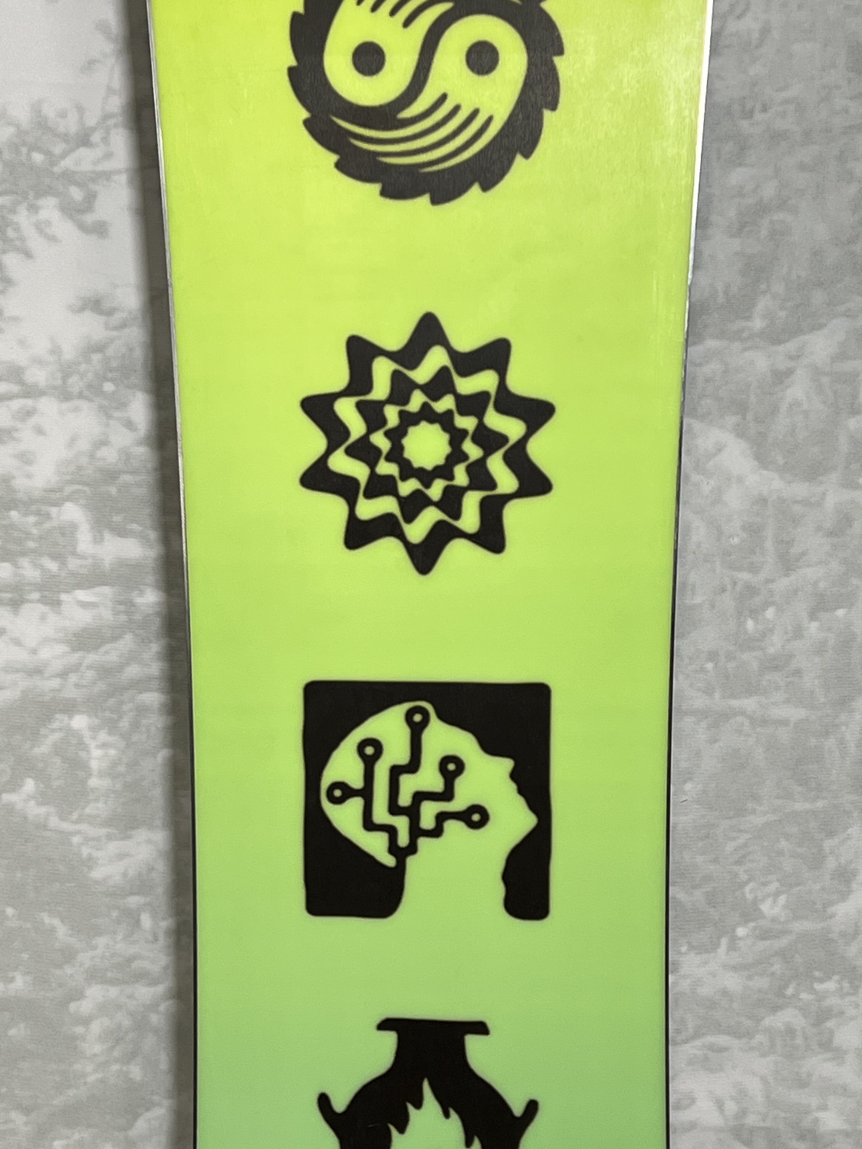 New K2 Embassy 152 CM Snowboard 2025