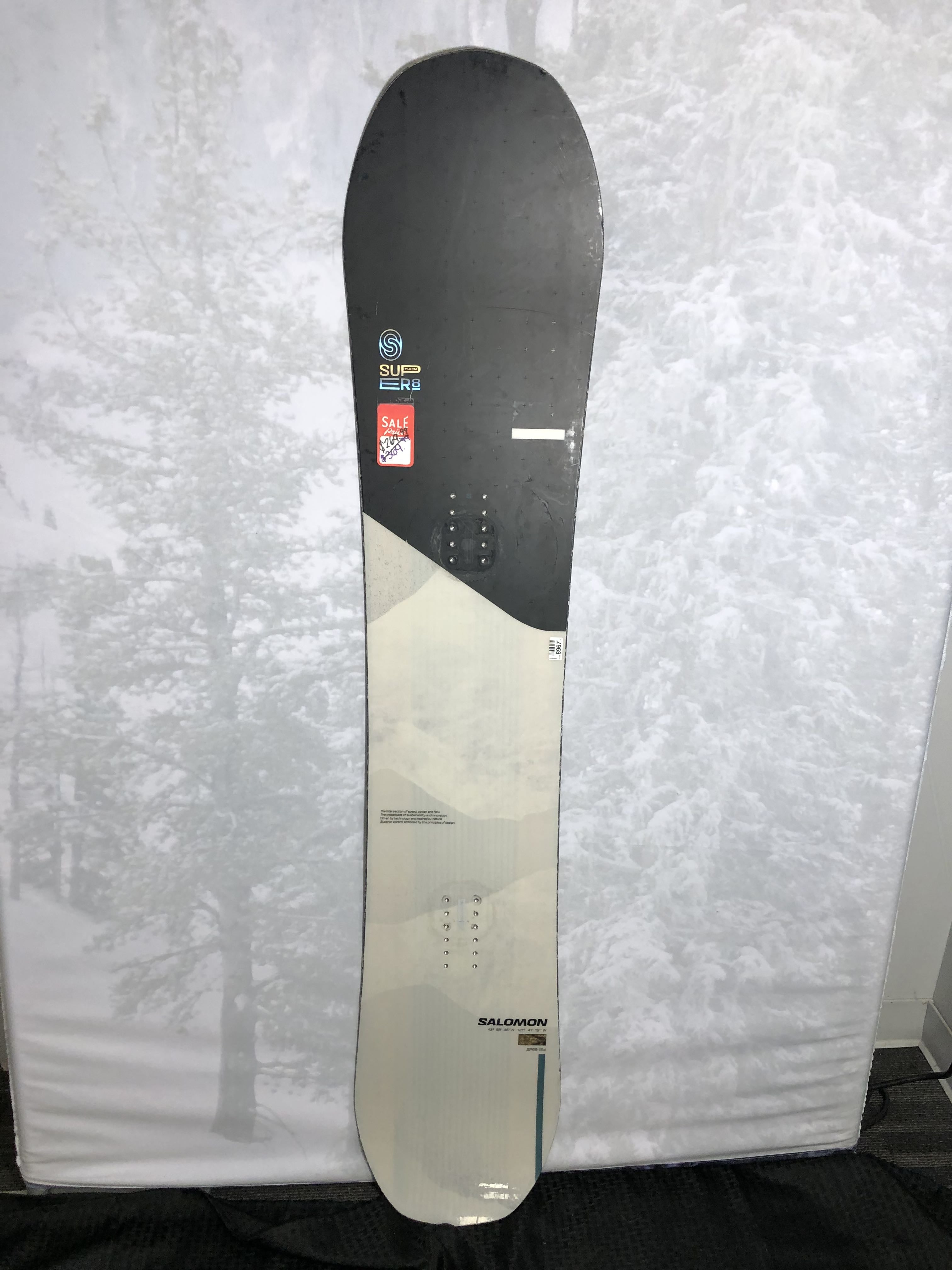 Used 2025 Salomon Super 8 Snowboard 154cm