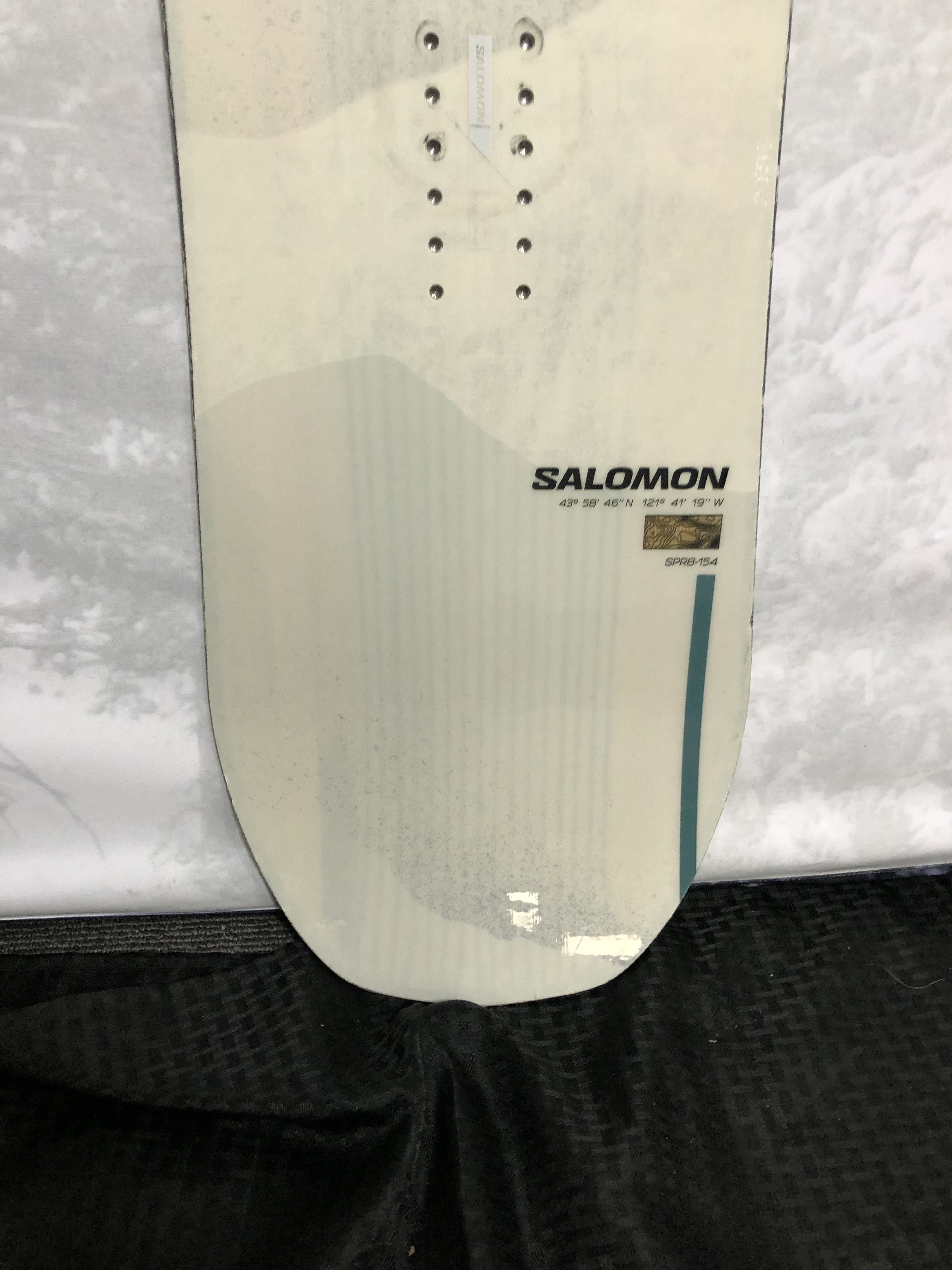 Used 2025 Salomon Super 8 Snowboard 154cm