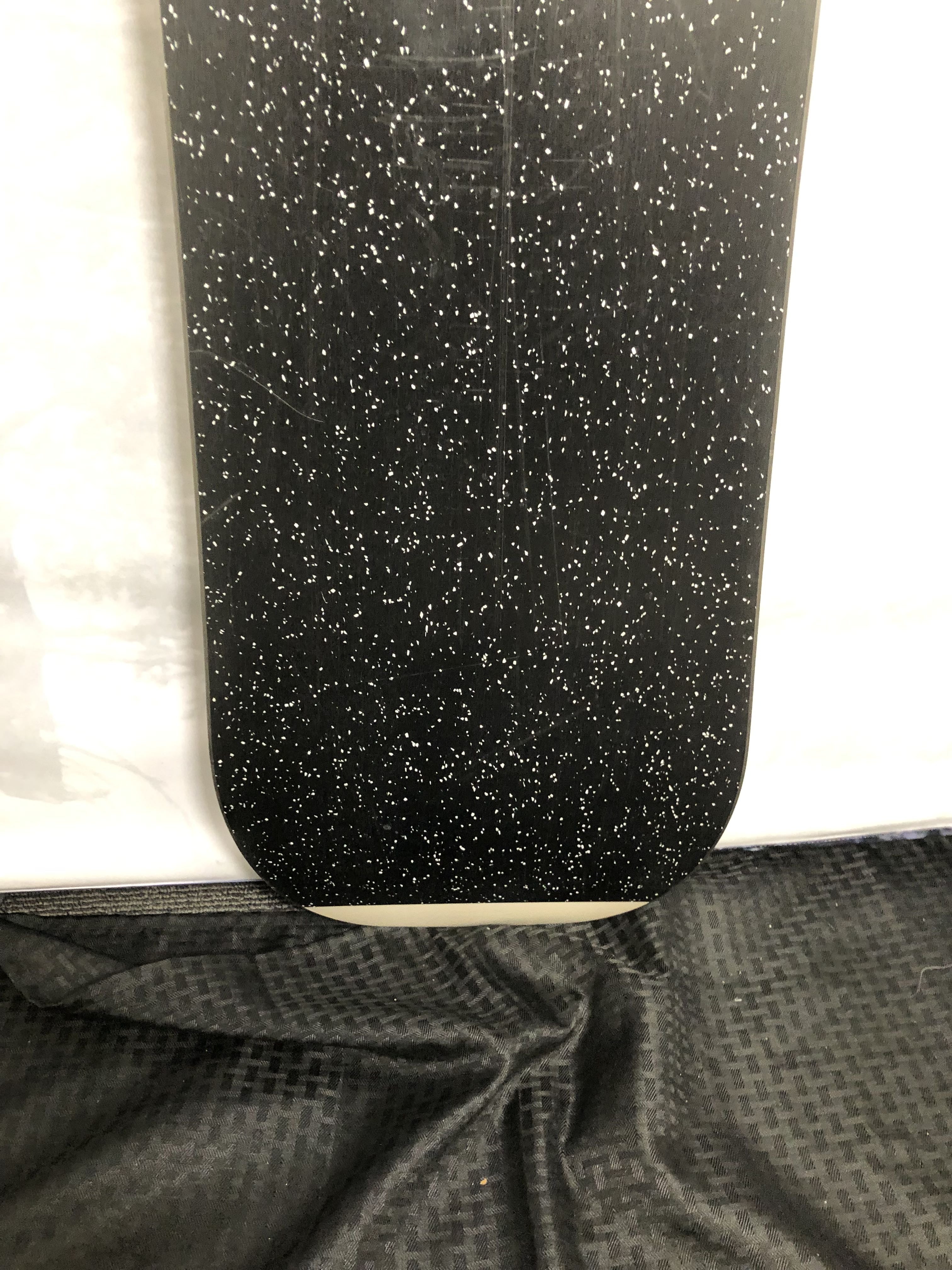 Used 2025 Salomon Super 8 Snowboard 154cm