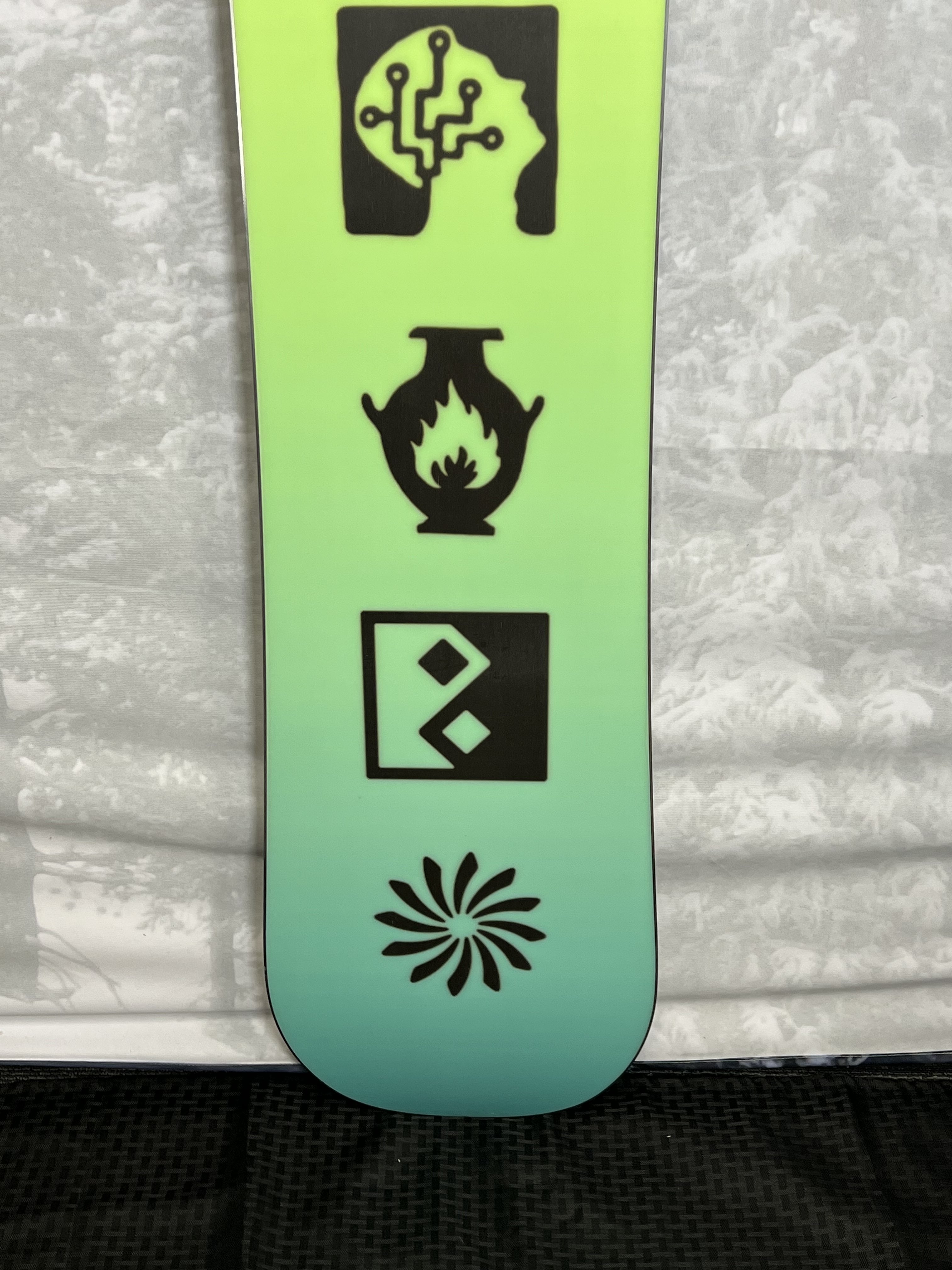 New K2 Embassy 155 CM Snowboard 2025