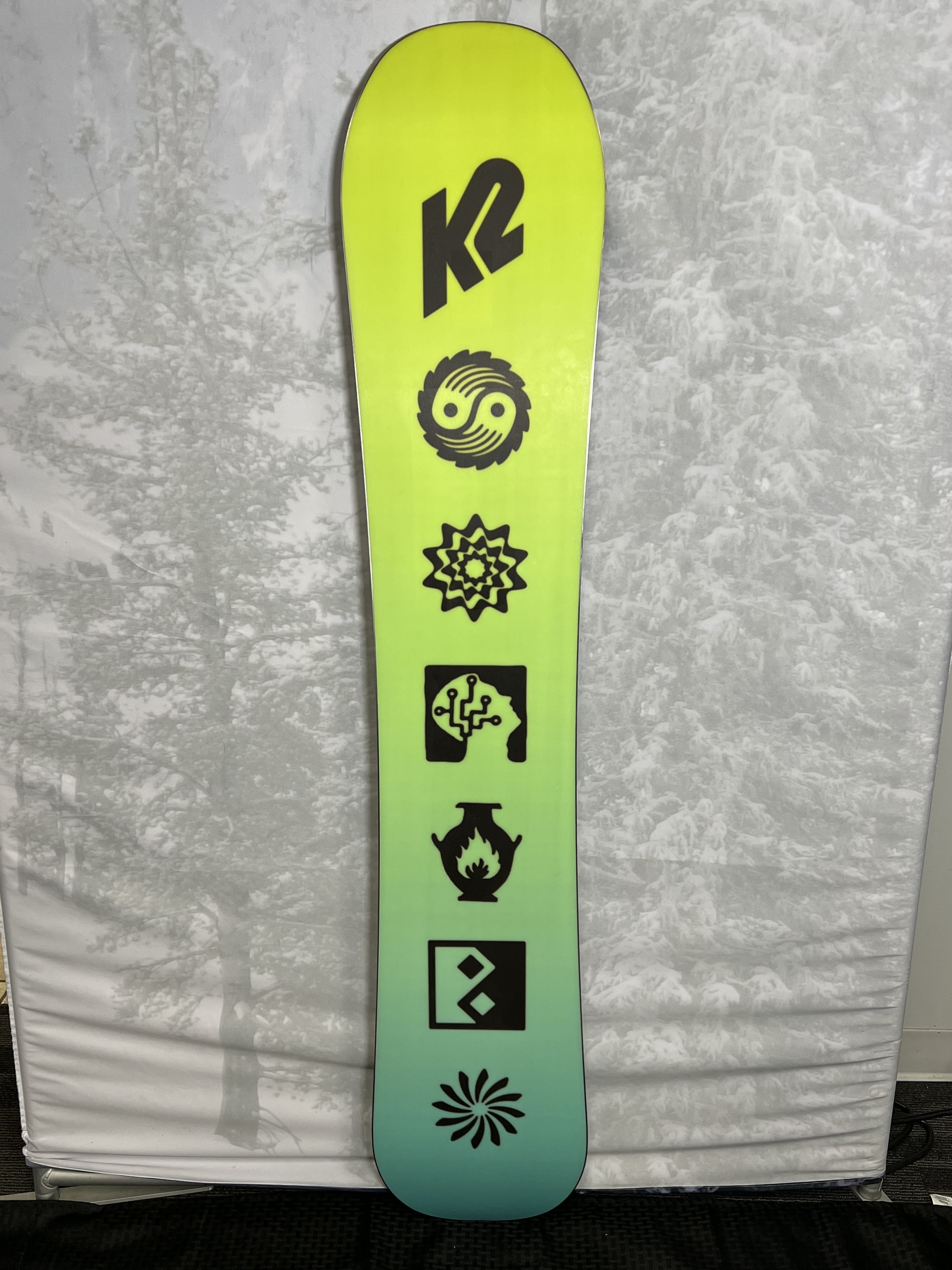 New K2 Embassy 157 CM Snowboard 2025