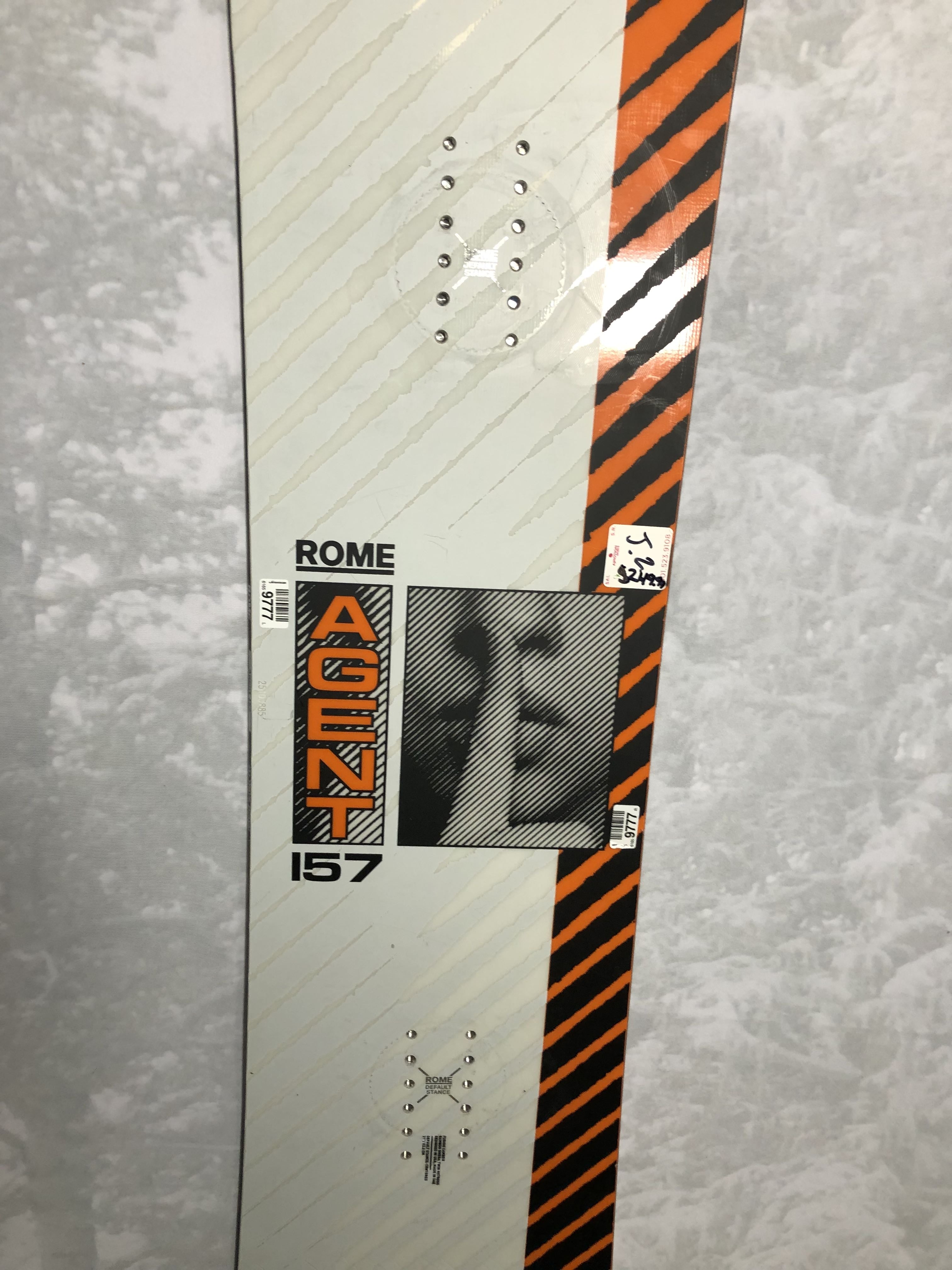 Used 2025 Rome Agent 157cm Snowboard