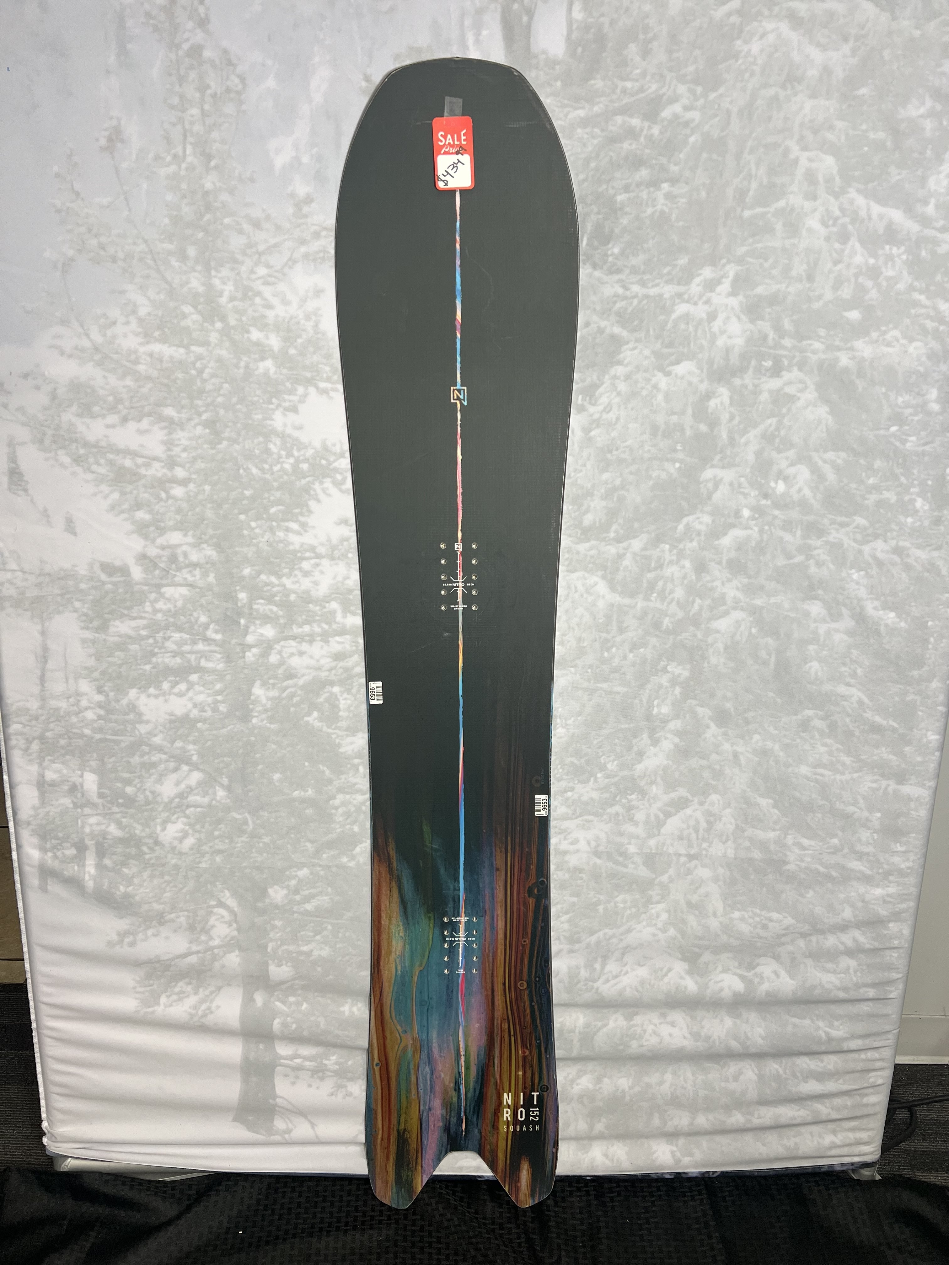 Lightly Used Nitro Squash 152 CM Snowboard 2025