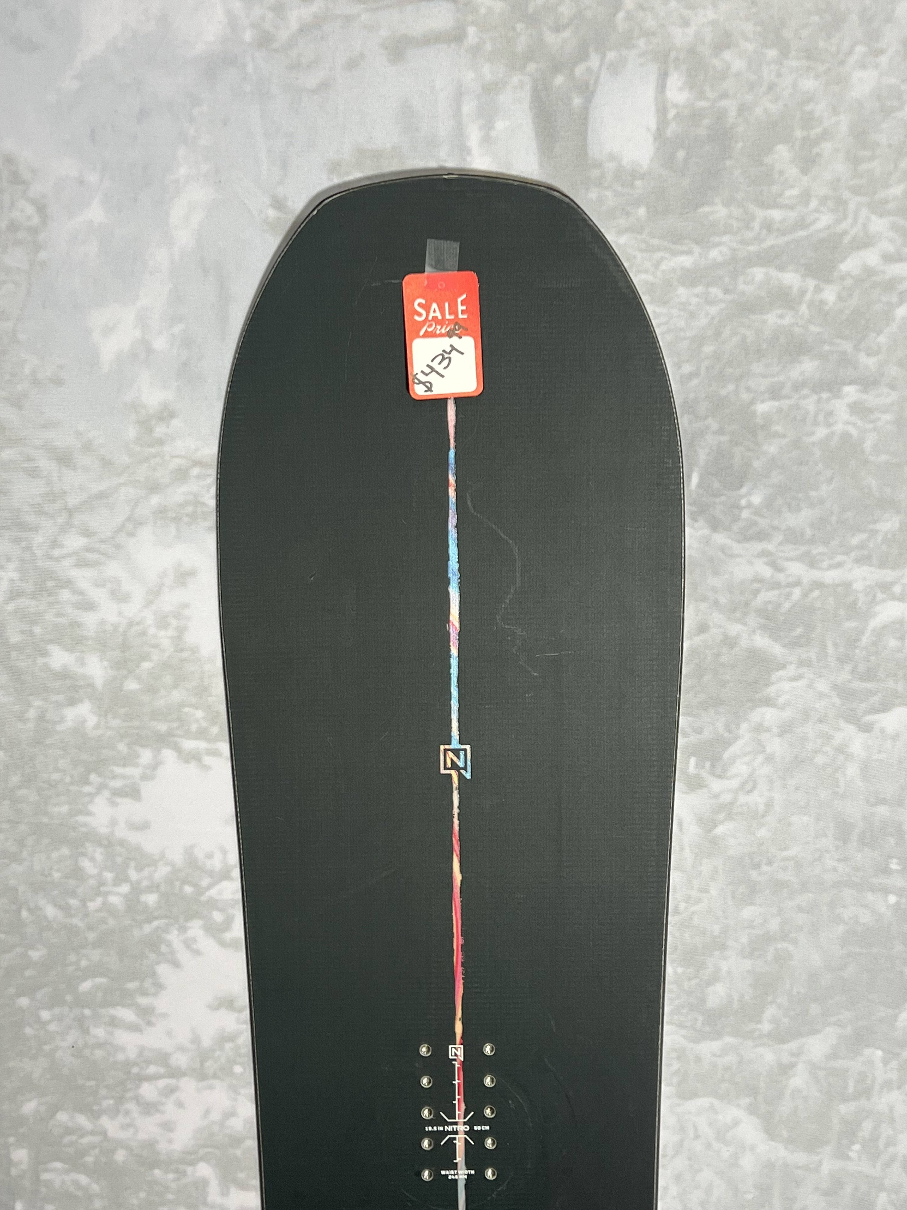 Lightly Used Nitro Squash 152 CM Snowboard 2025
