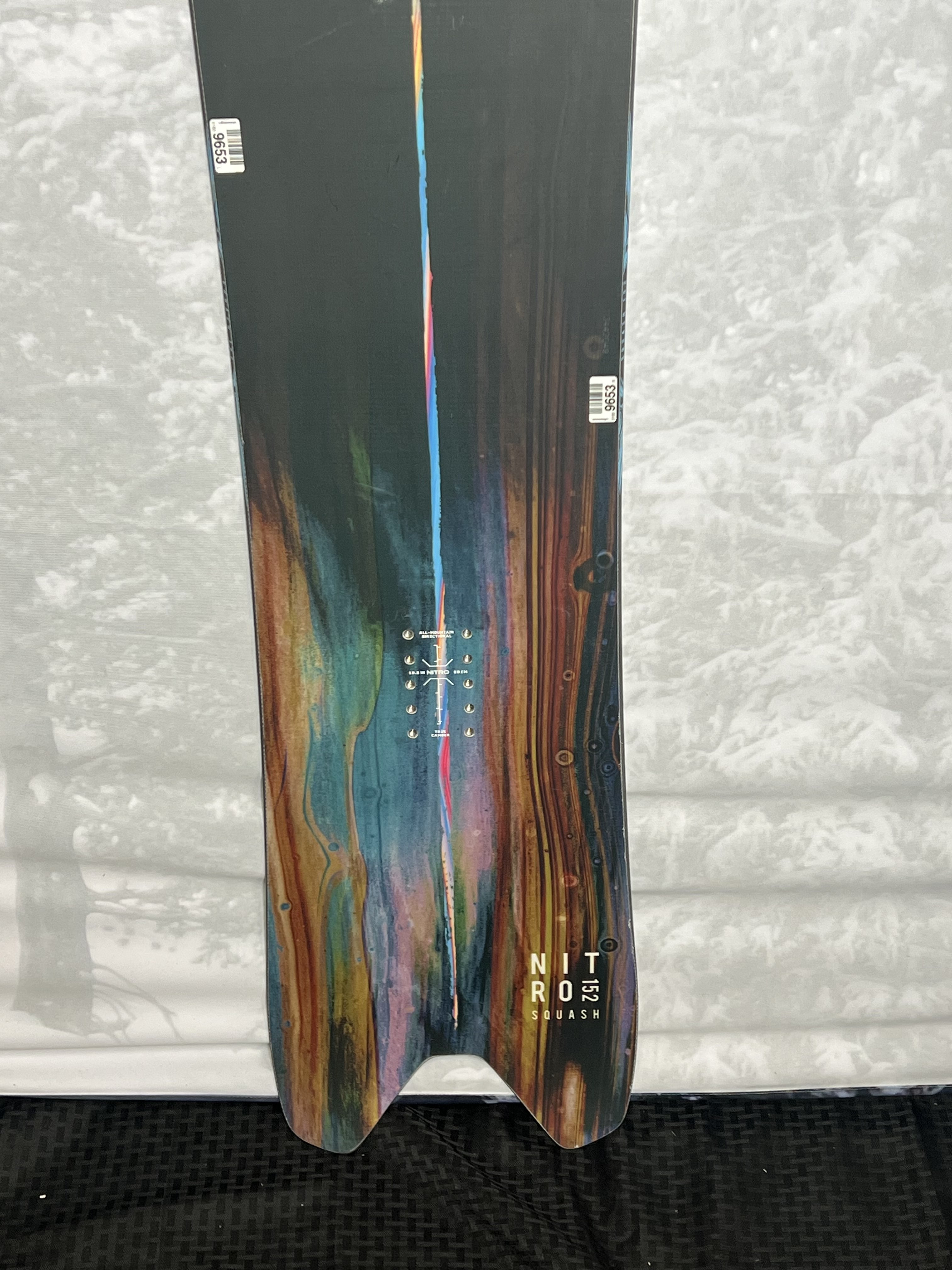 Lightly Used Nitro Squash 152 CM Snowboard 2025