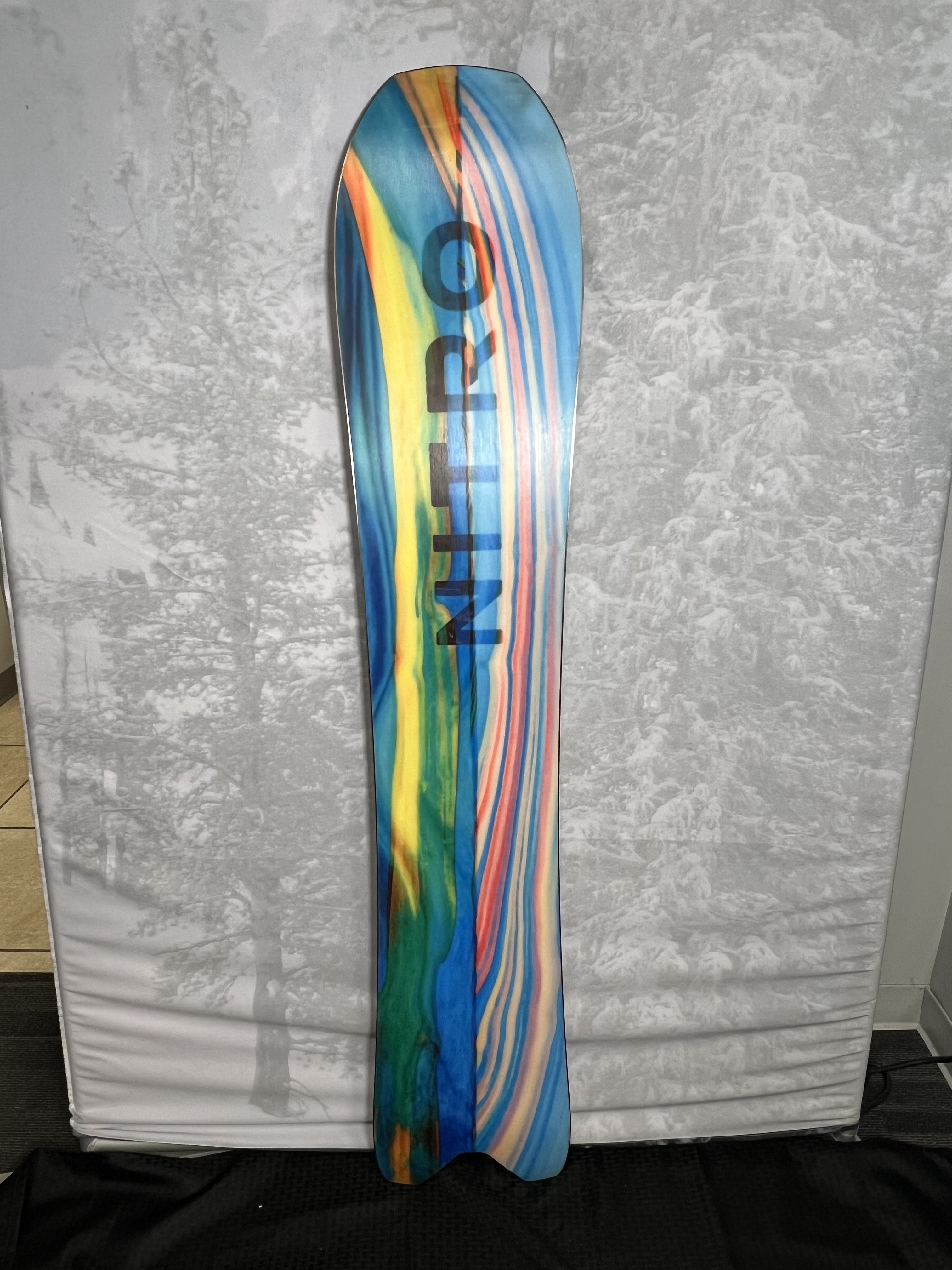 Lightly Used Nitro Squash 156 CM Snowboard 2025