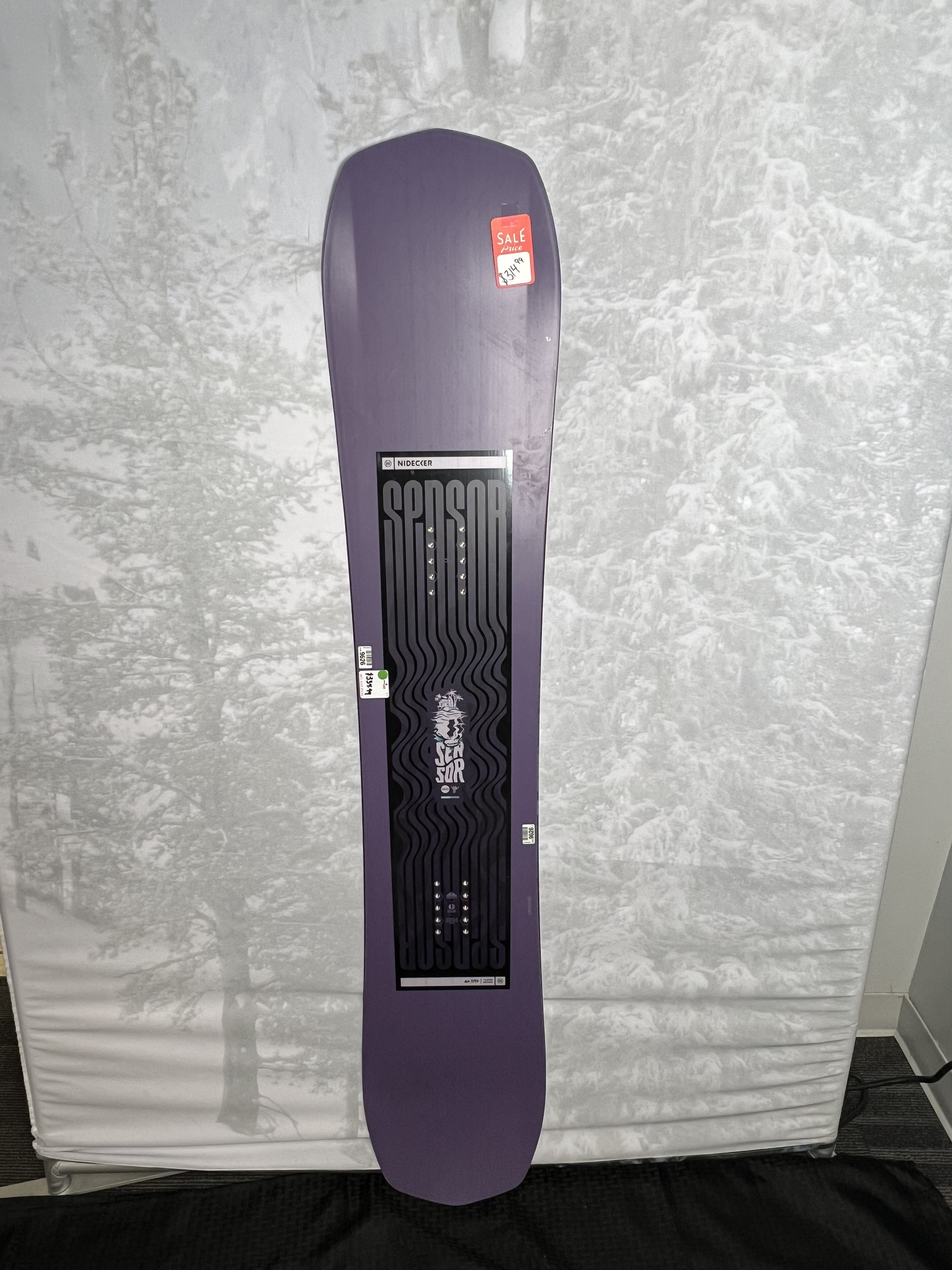 Lightly Used Nidecker Sensor 147 CM Women's Snowboard 2025