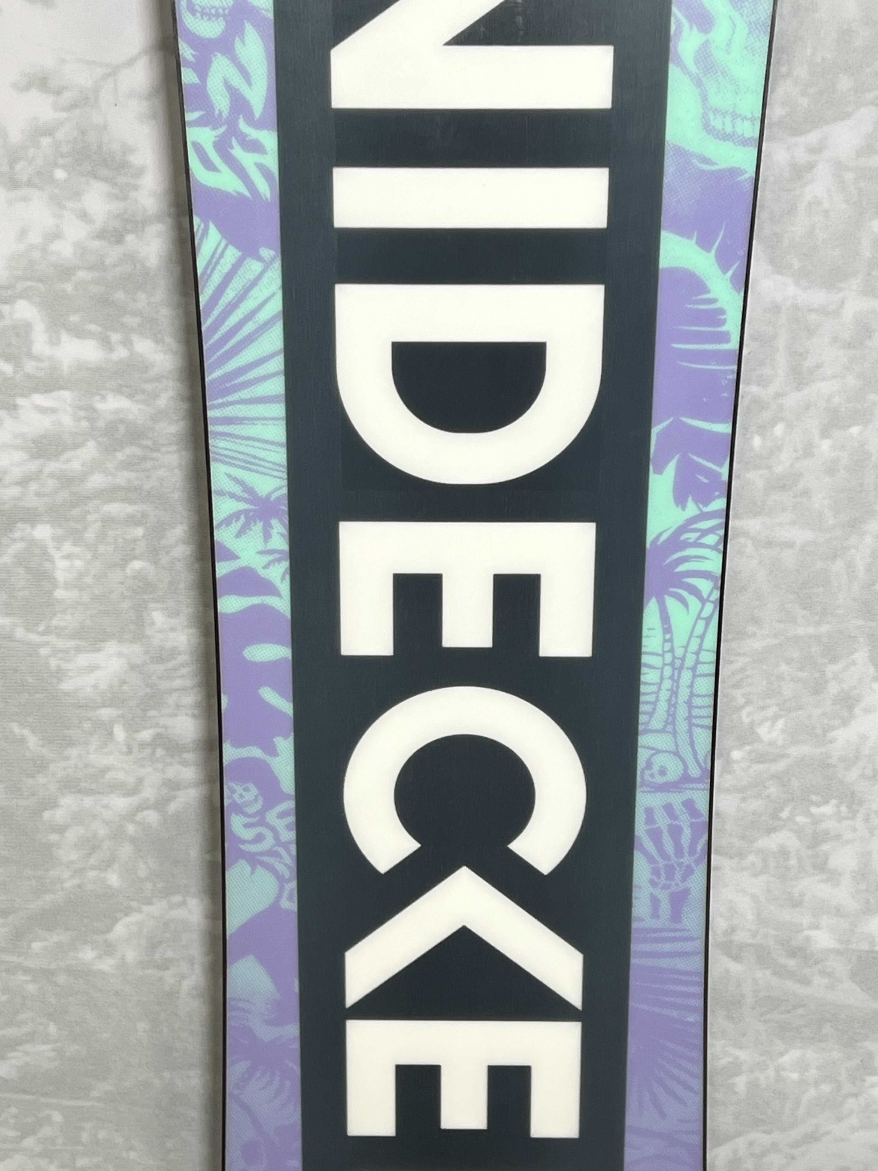 Lightly Used Nidecker Sensor 147 CM Women's Snowboard 2025