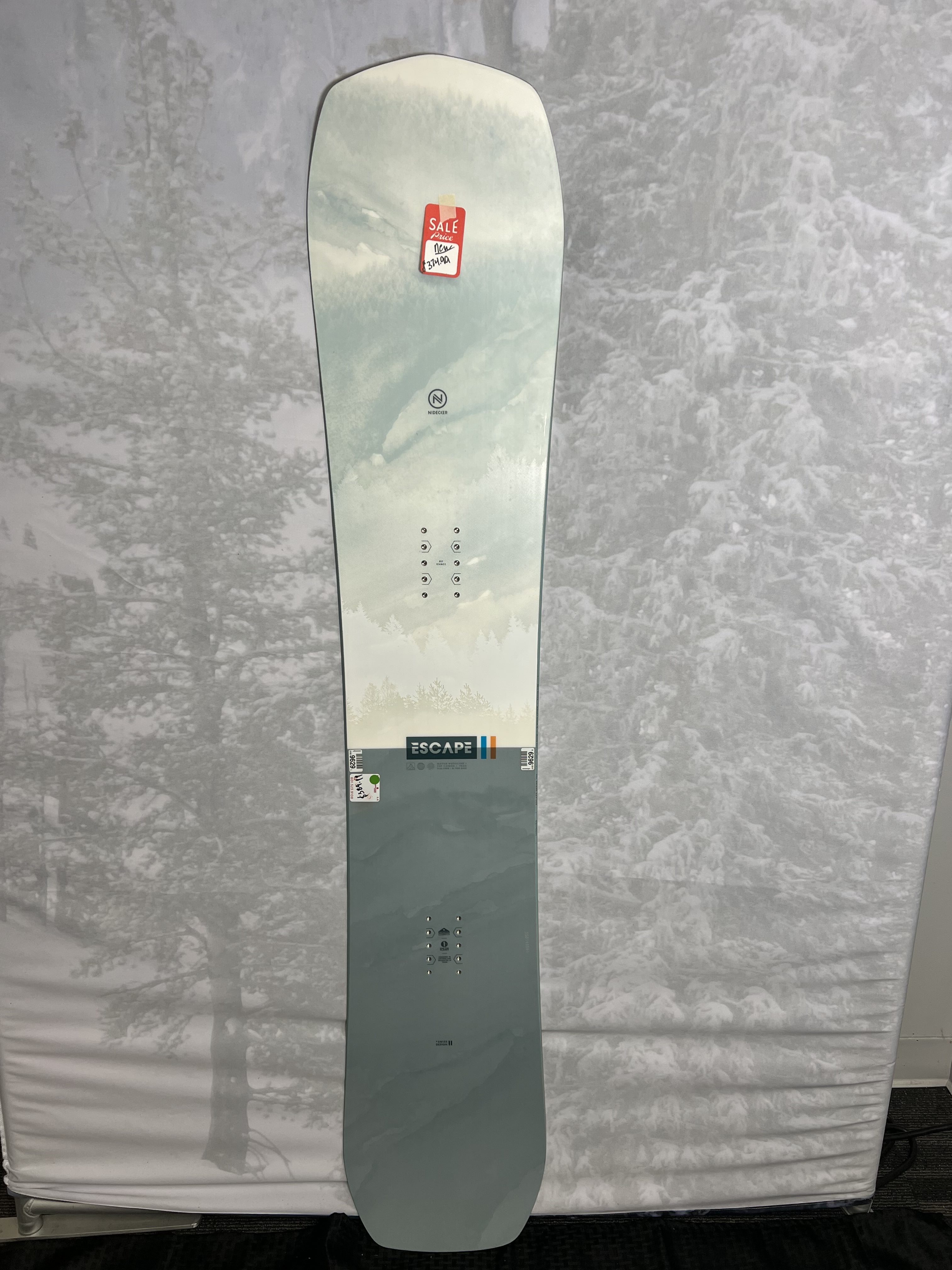 New Nidecker Escape 152 CM Snowboard 2025