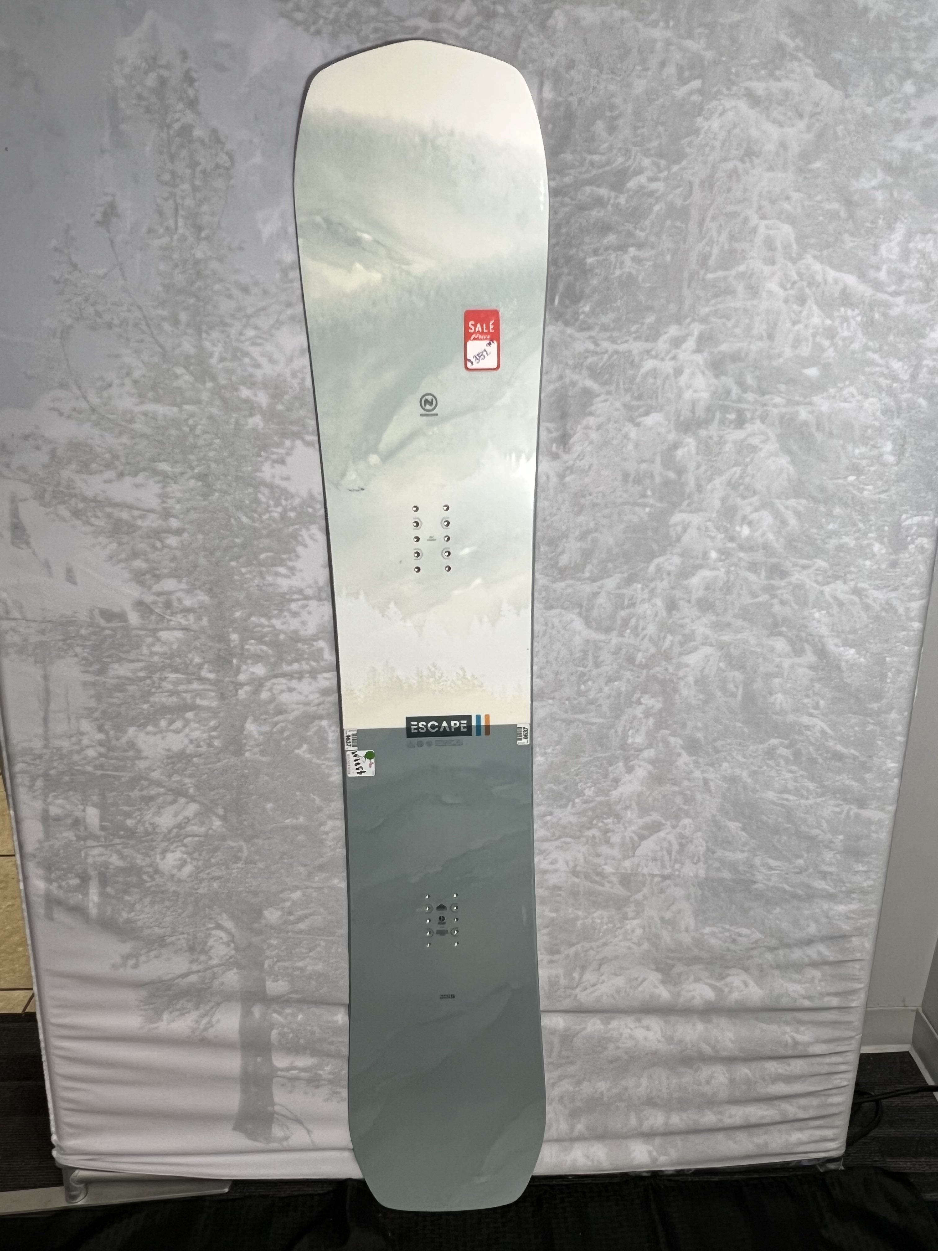 Lightly Used Nidecker Escape 162 CM Snowboard 2025