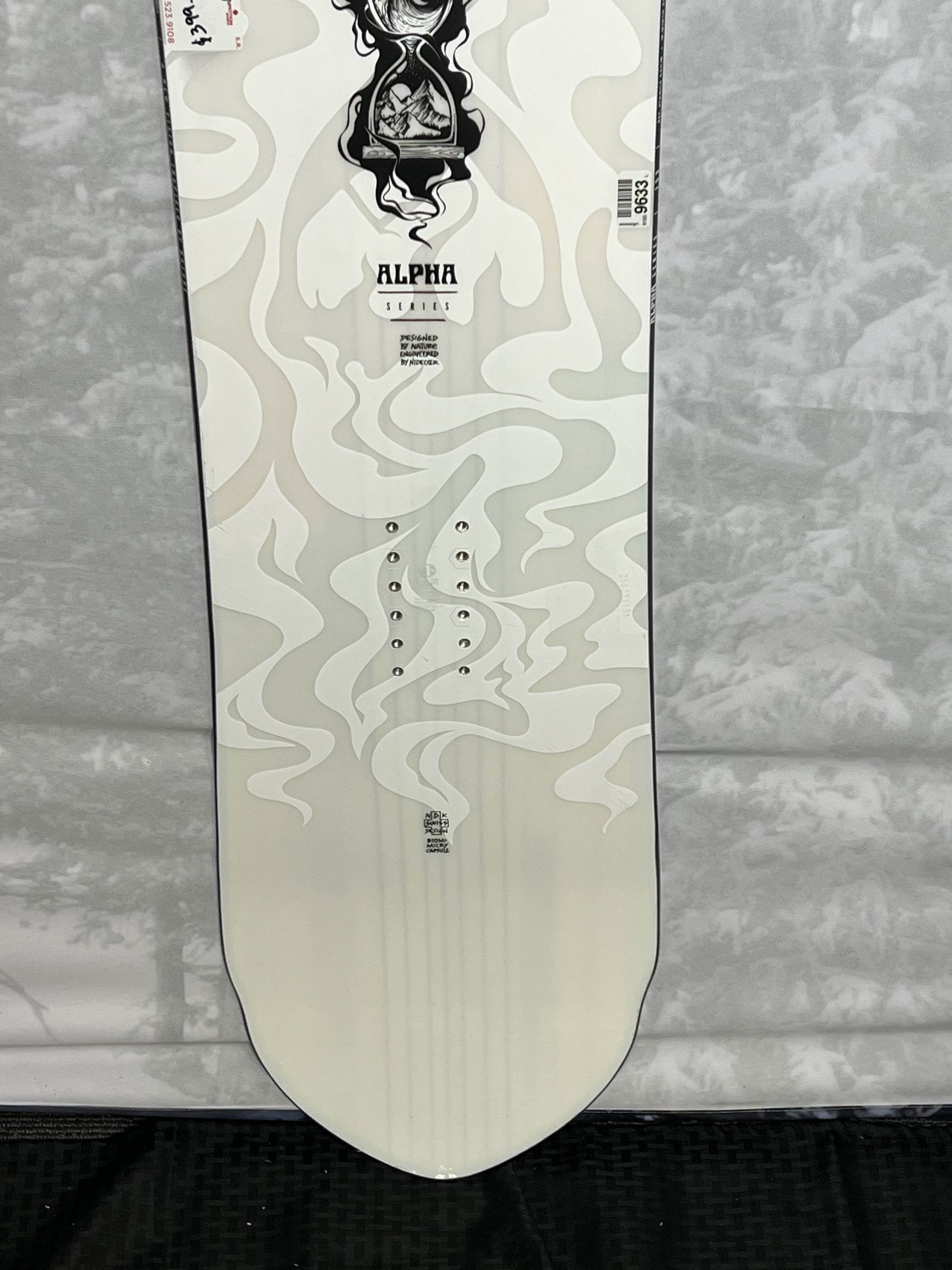 New Nidecker Alpha 153 CM Snowboard 2025