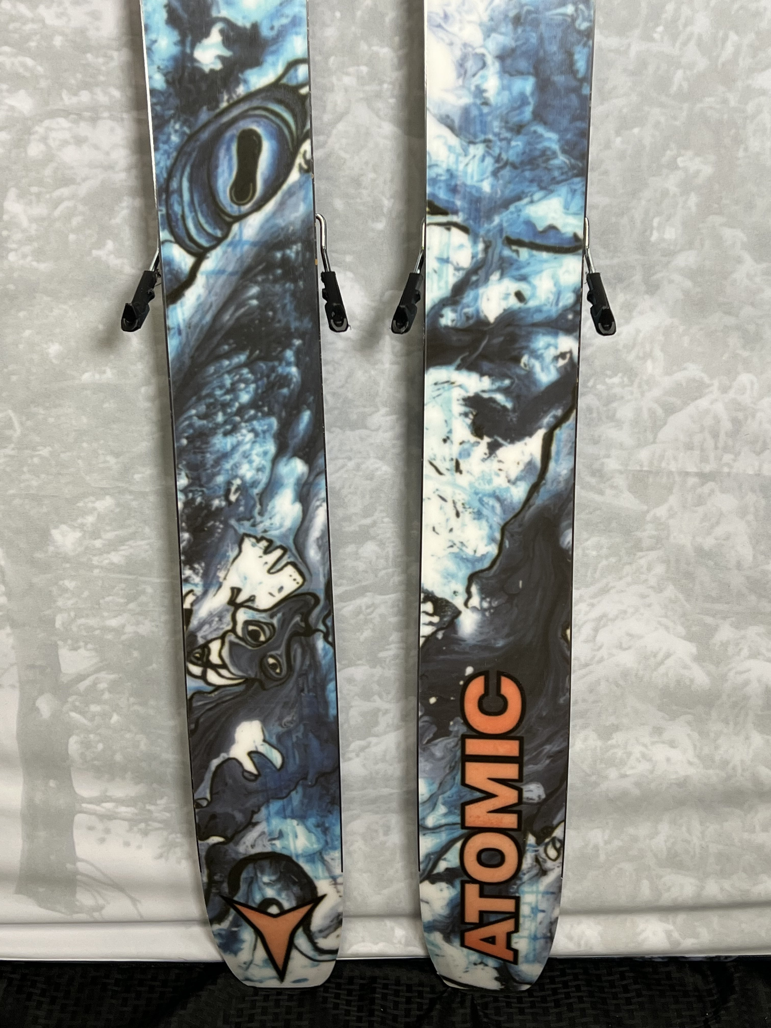 Very Lightly Used Atomic Bent Chetler Skis 120 184 cm w/ Salomon Strive 13 GW Demo Bindings