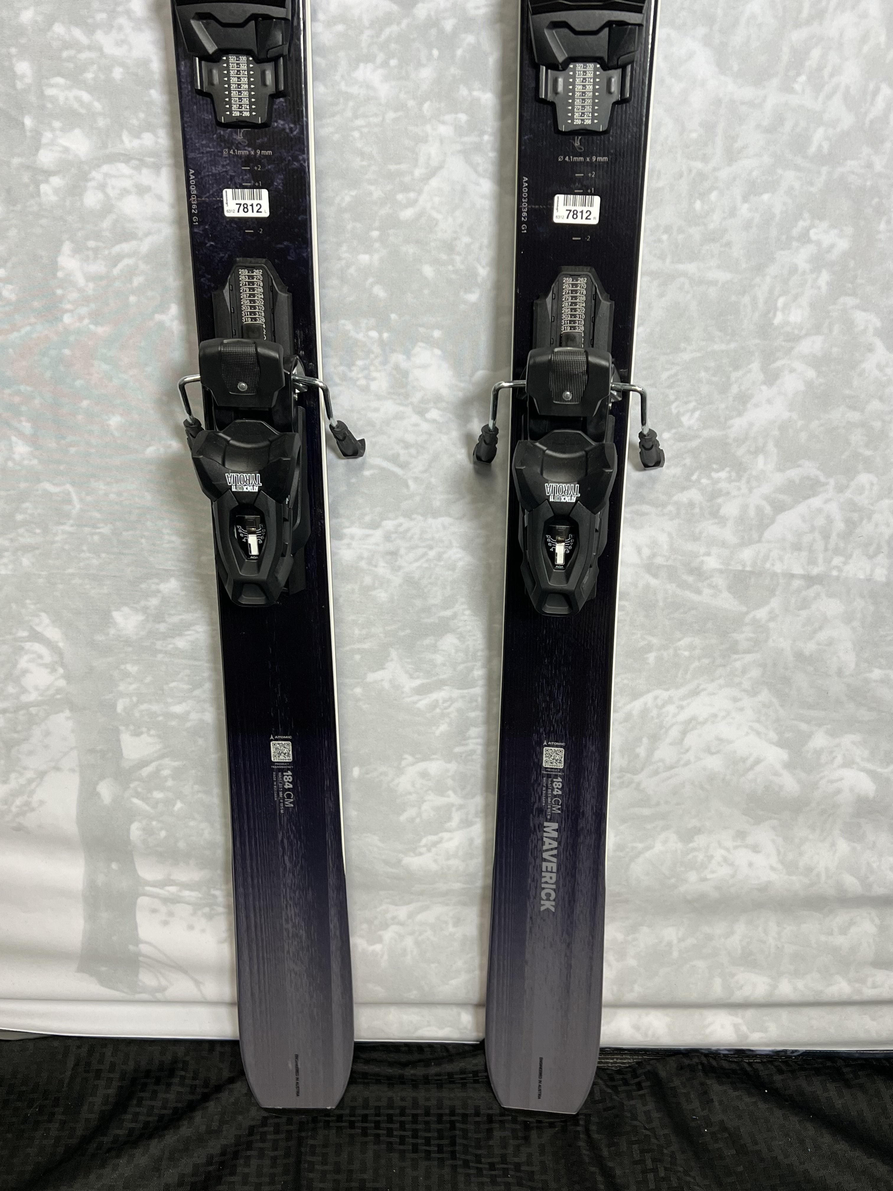 New Atomic Maverick Skis 88 TI 184 cm 2024 w/ Atomic Strive 13 GW Demo Bindings