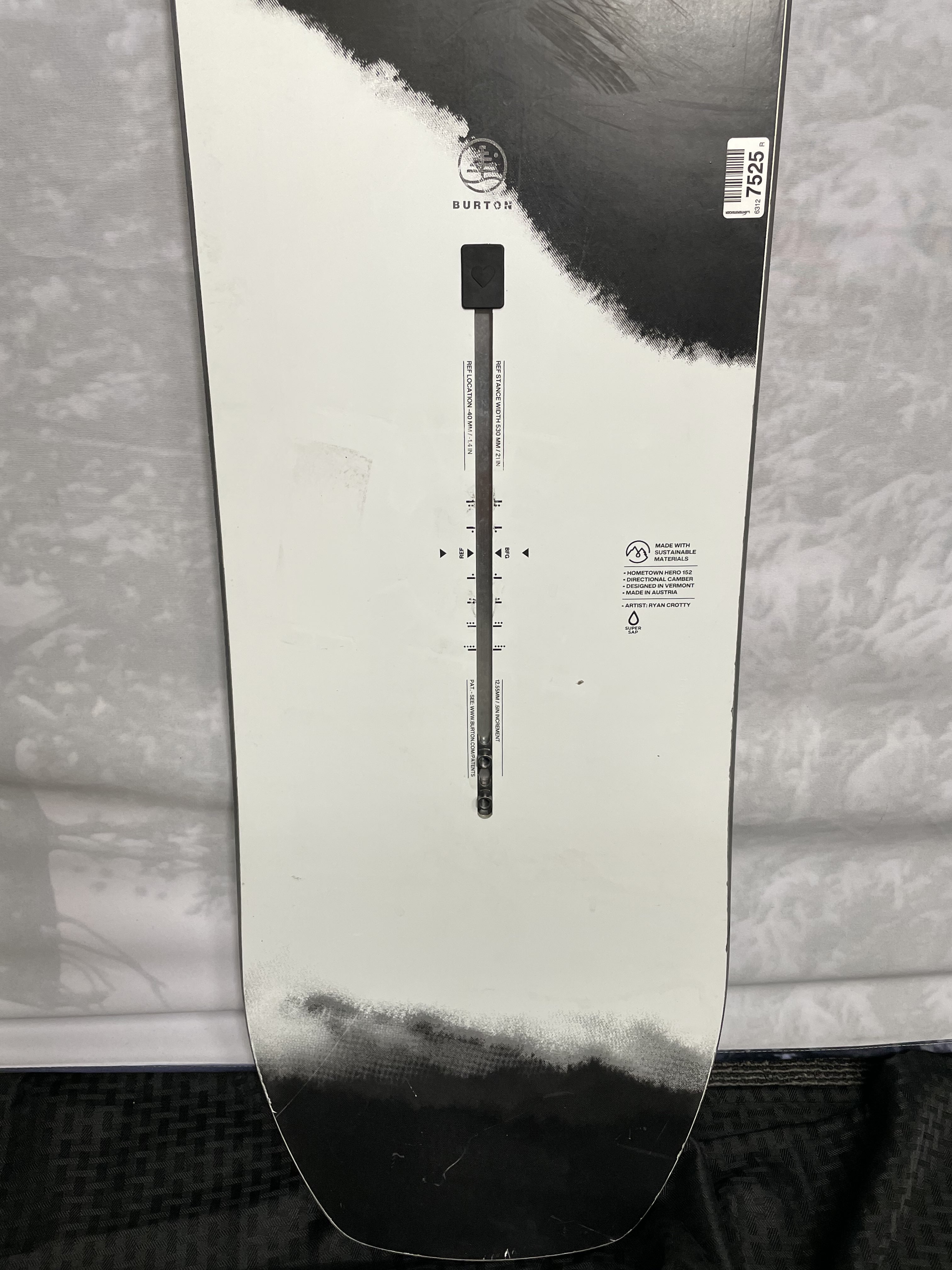 Used 2025 Burton Hometown Hero 152cm Snowboard