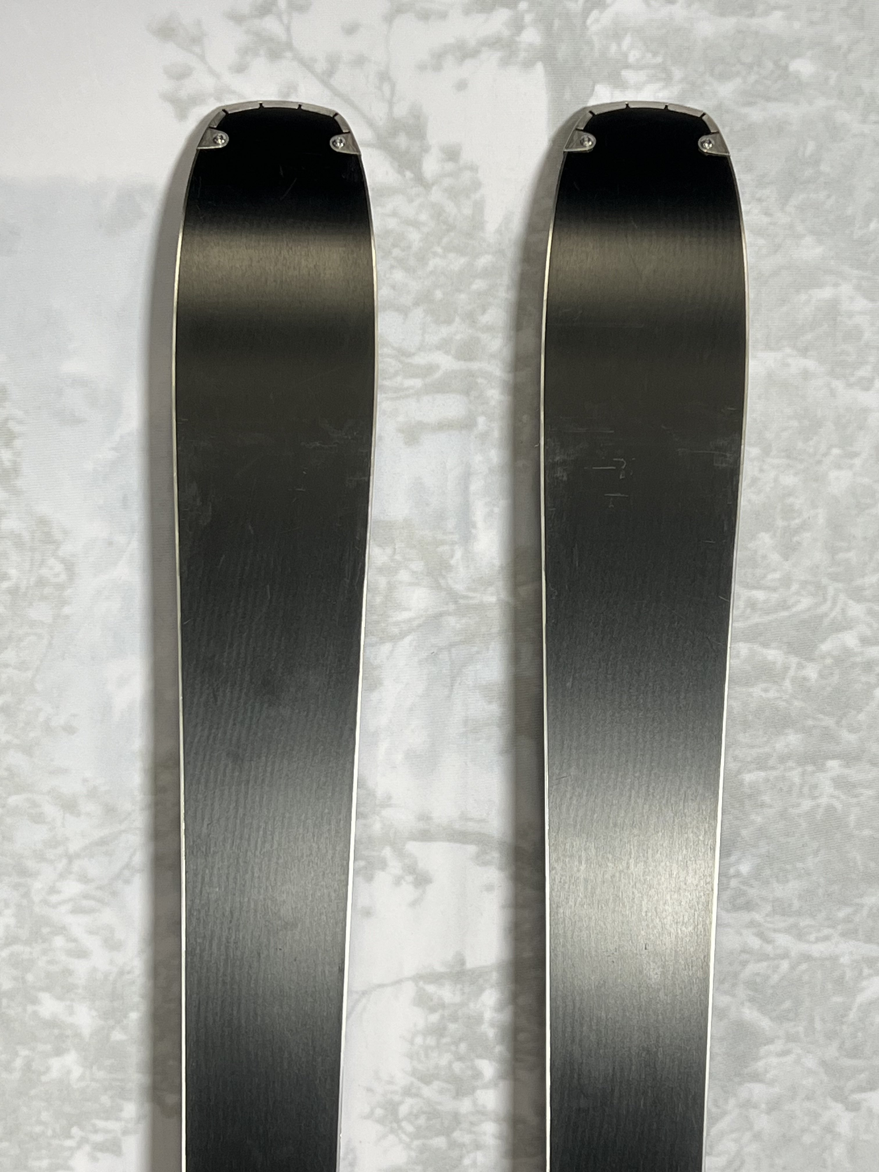 Lightly Used Atomic Maverick Skis 84  180 cm 2025 w/ Atomic M 10 GW Demo Bindings