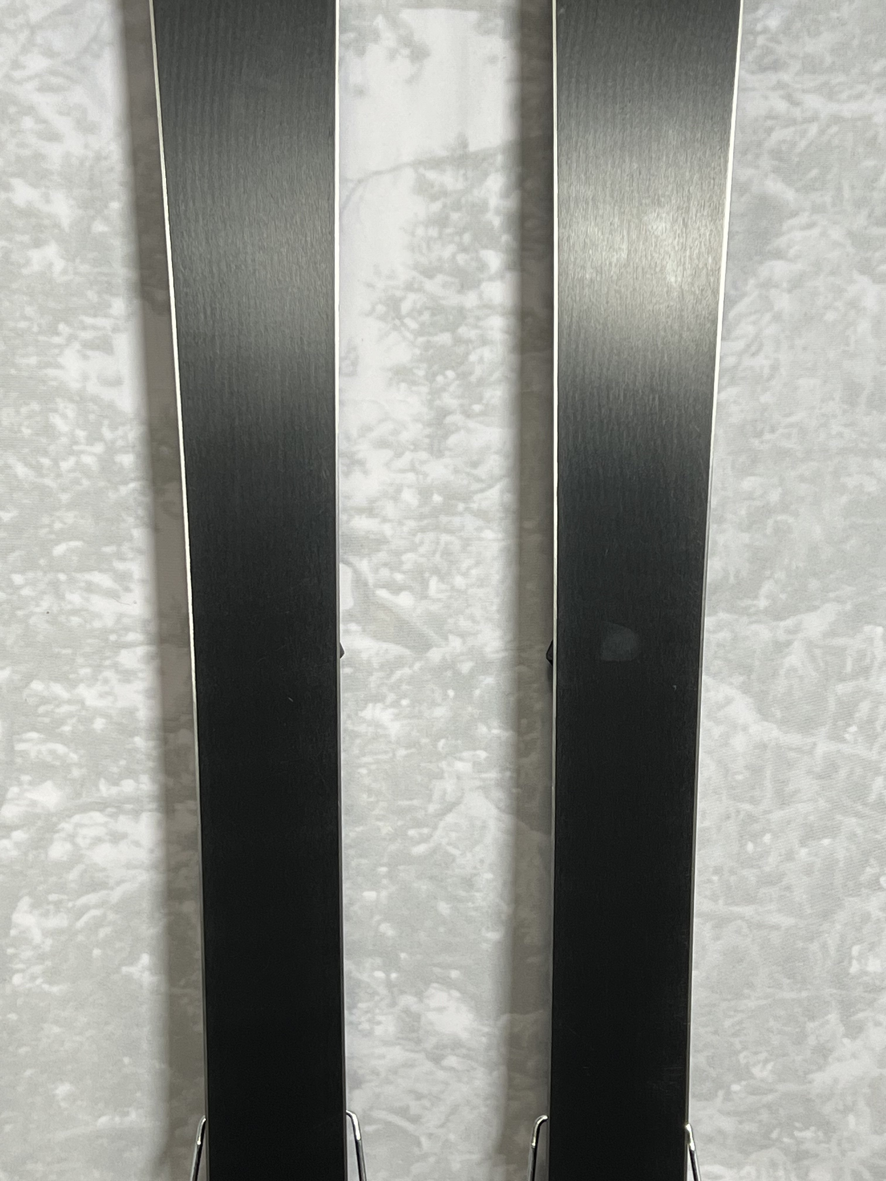 Lightly Used Atomic Maverick Skis 84  180 cm 2025 w/ Atomic M 10 GW Demo Bindings
