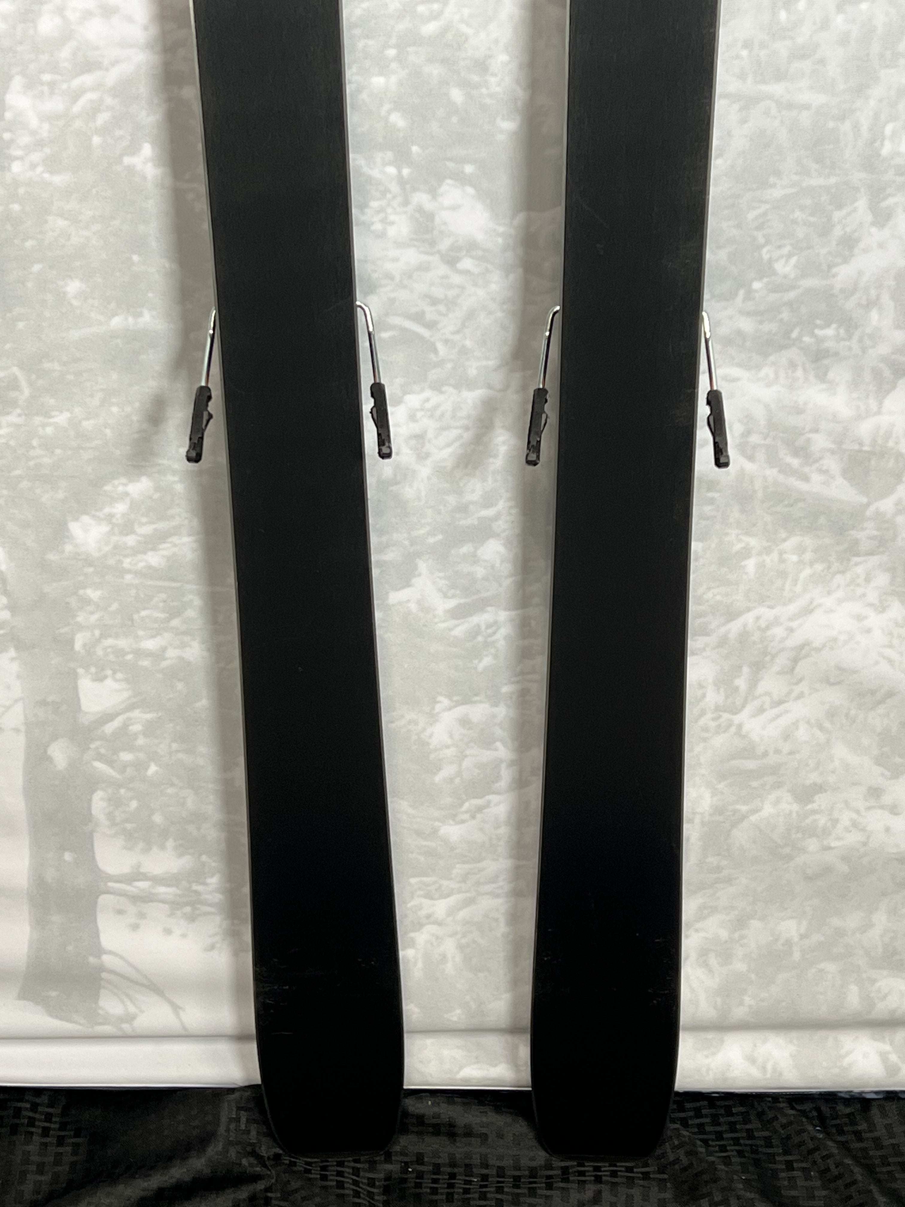 Lightly Used Atomic Maverick Skis 84  180 cm 2025 w/ Atomic M 10 GW Demo Bindings
