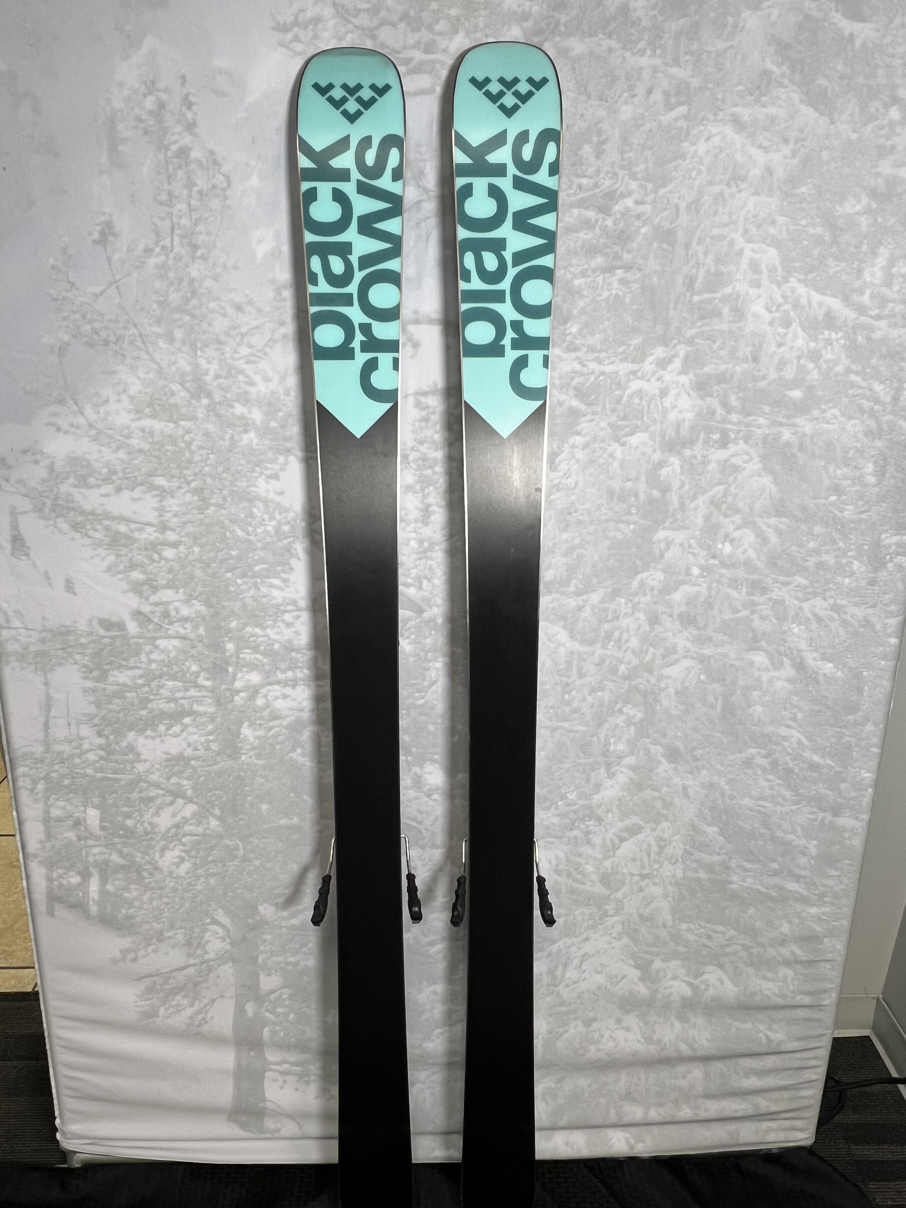 New Black Crows Captis Birdie Women's Skis 90 166 cm 2025 w/ Tyrolia Attack LYT 11 Demo Bindings