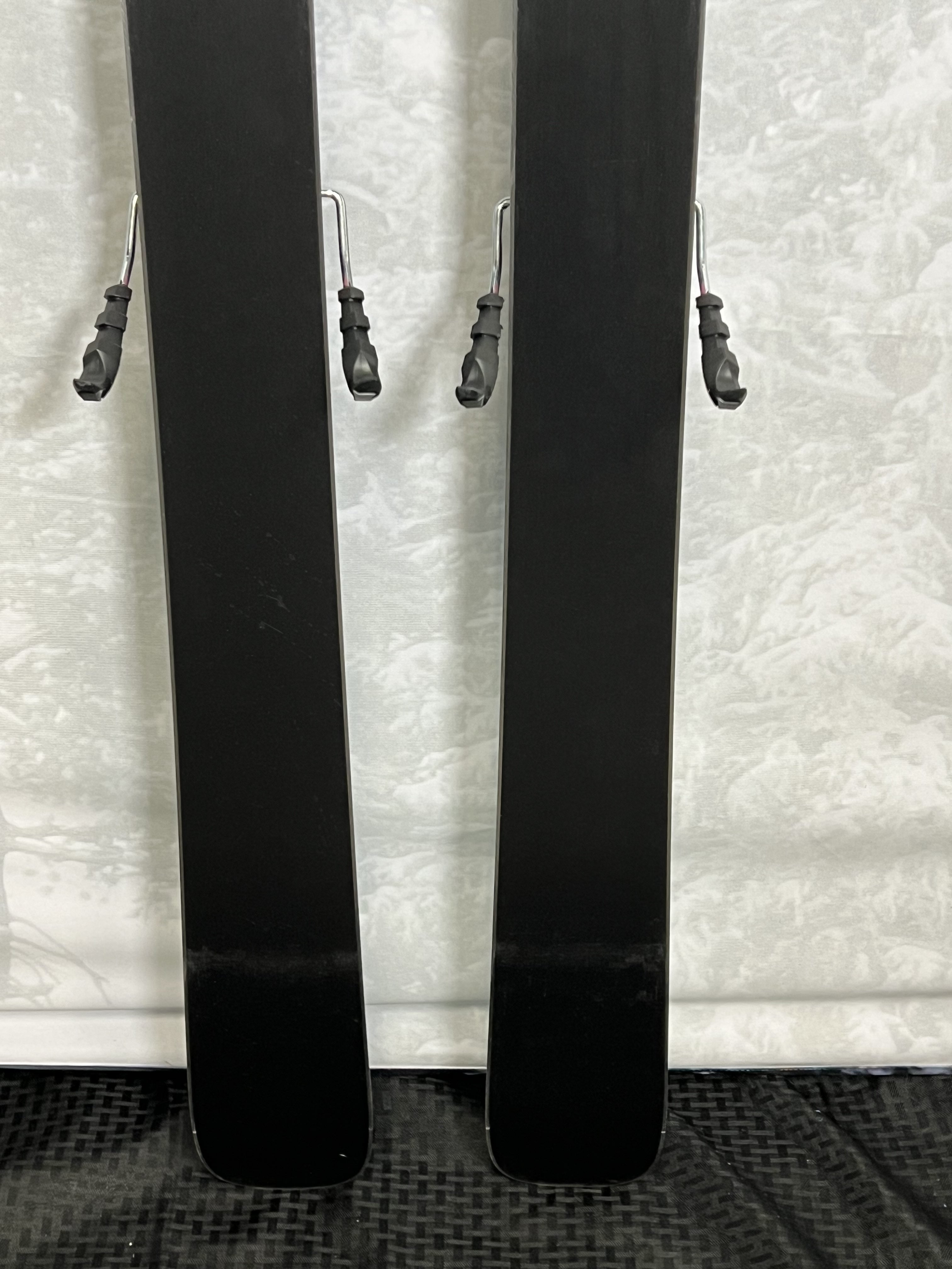 New Black Crows Captis Birdie Women's Skis 90 166 cm 2025 w/ Tyrolia Attack LYT 11 Demo Bindings