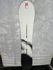 Lightly Used Burton Family Tree Grill Master Camber 2025 155 CM Snowboard