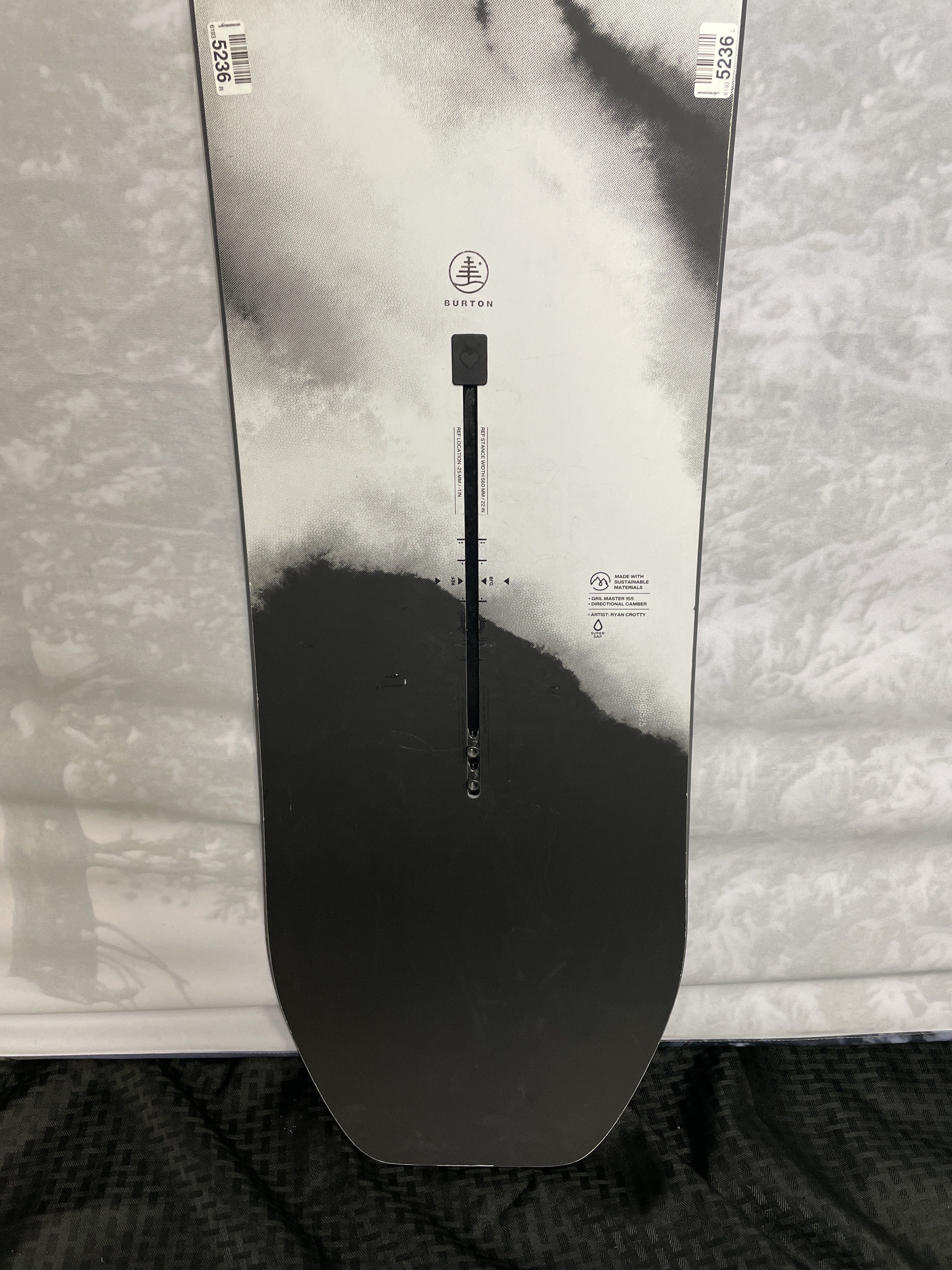 Lightly Used Burton Family Tree Grill Master Camber 2025 155 CM Snowboard