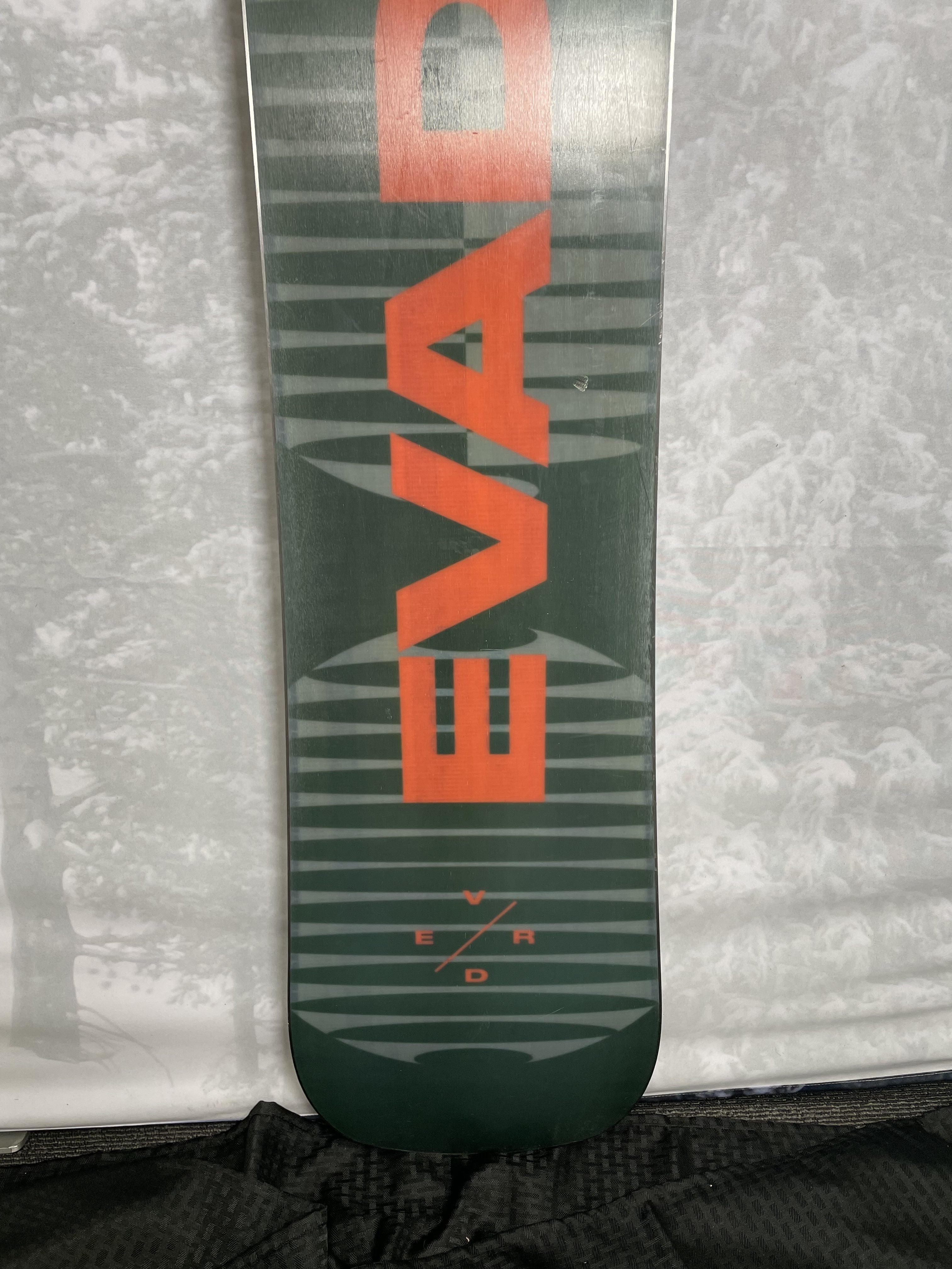 Used 2025 Rossignol Evader 159CM Snowboard