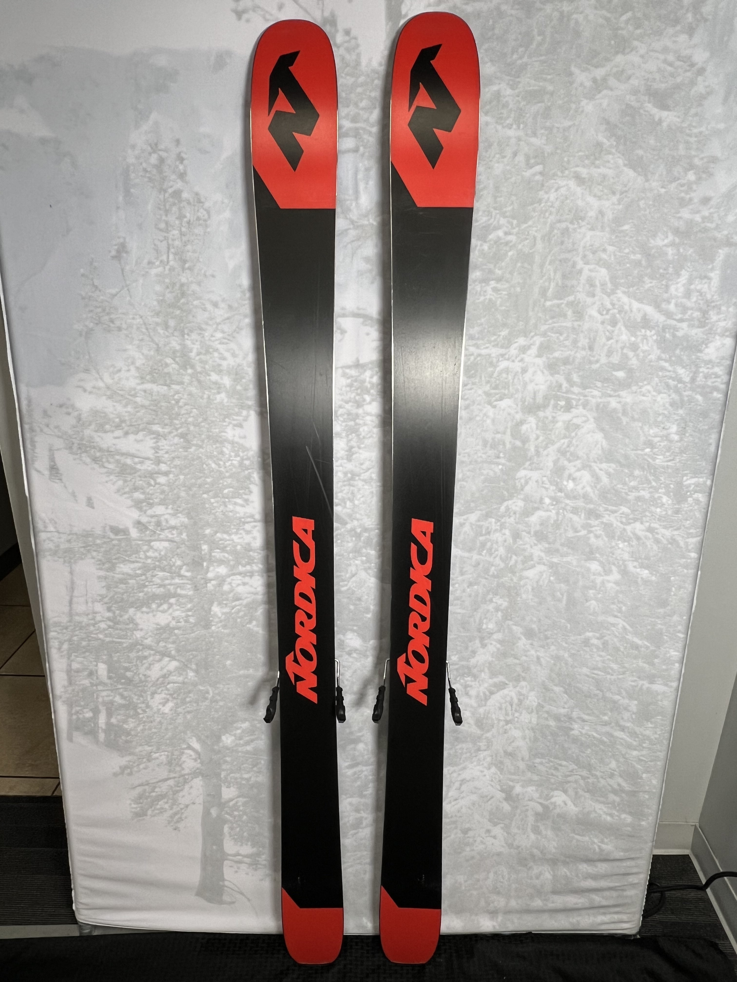 Lightly Used Nordica Enforcer 104 179cm Skis 2025 w/Tyrolia Attack LYT 13 Demo Bindings
