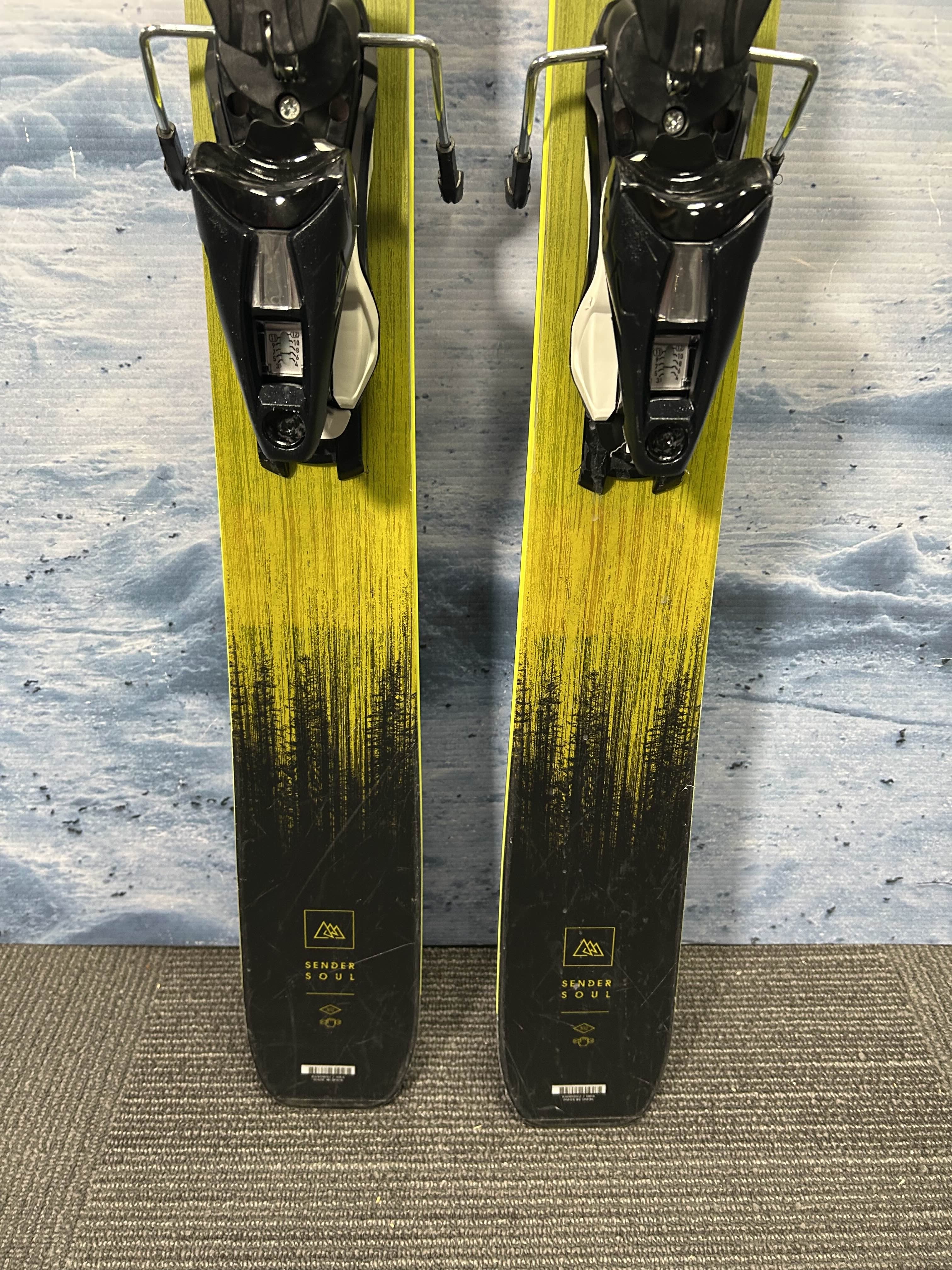 Lightly Used Rossignol Sender Soul 102 164cm Skis w/ Look NX 12 Bindings
