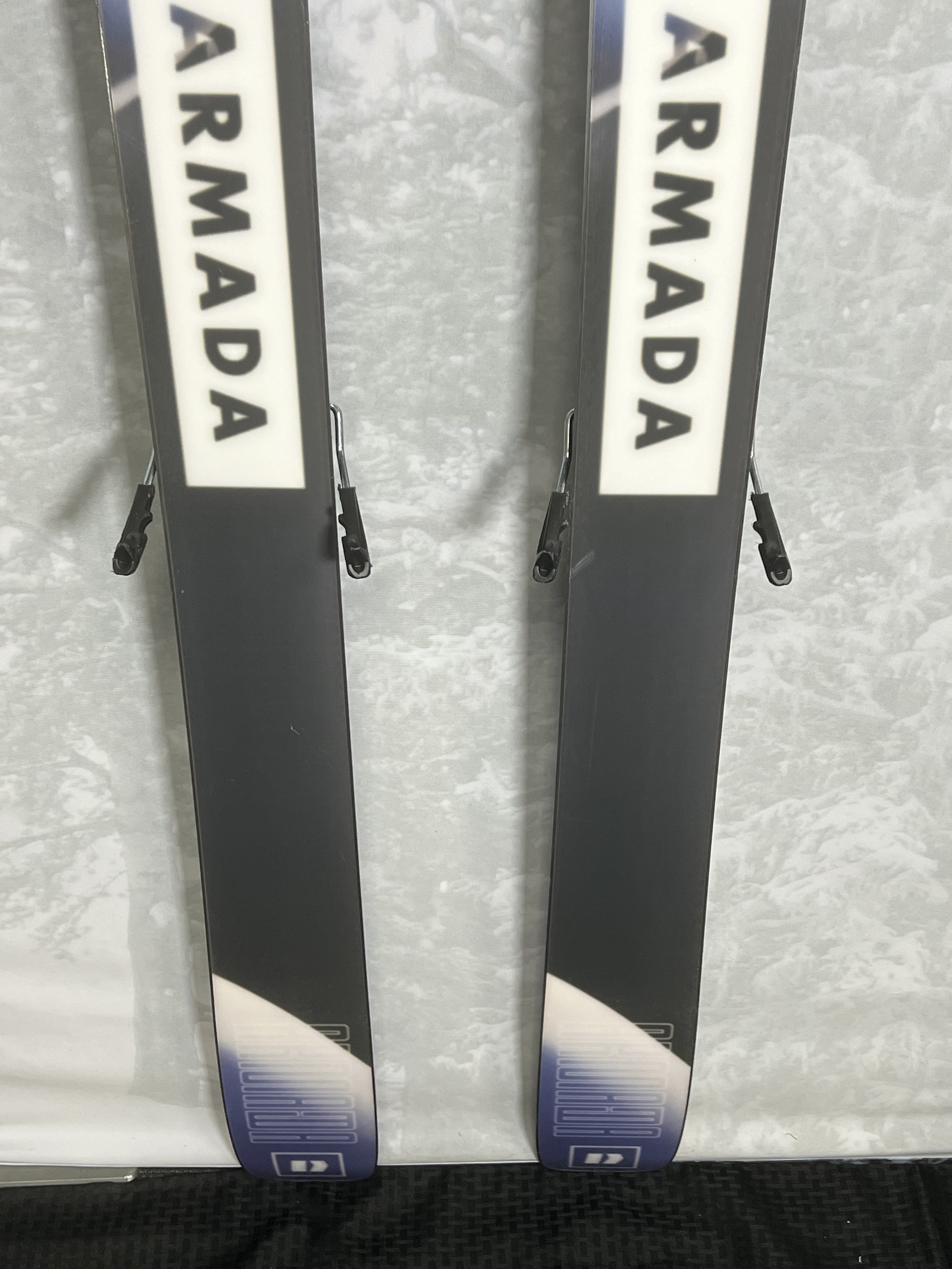 Lightly Used Armada ARV 106 188 cm Skis 2025 w/Armada Strive 13 GW Demo Bindings