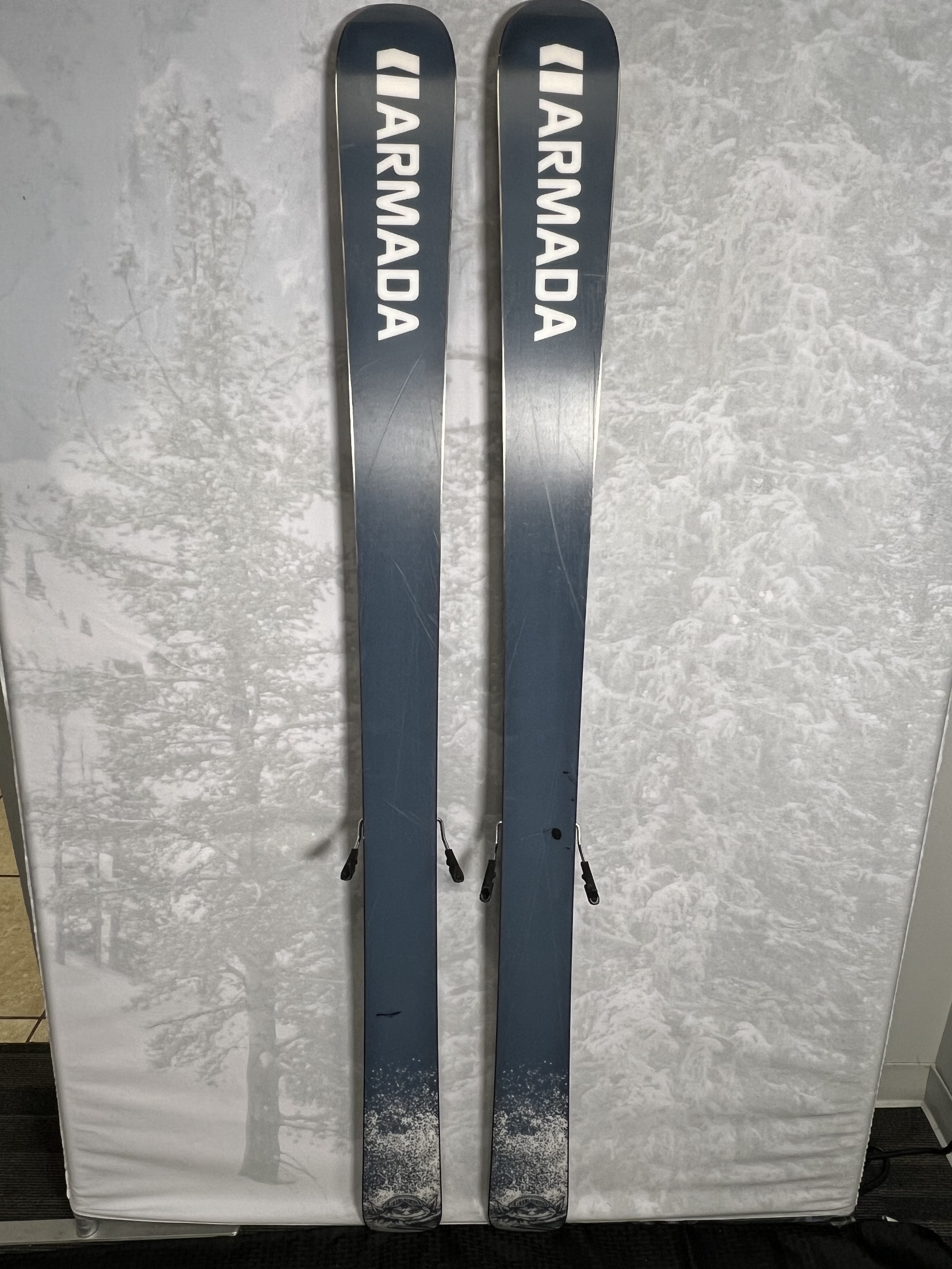 Lightly Used Armada Edollo 98 172 cm Skis 2025 w/Armada Strive 11 GW Demo Bindings