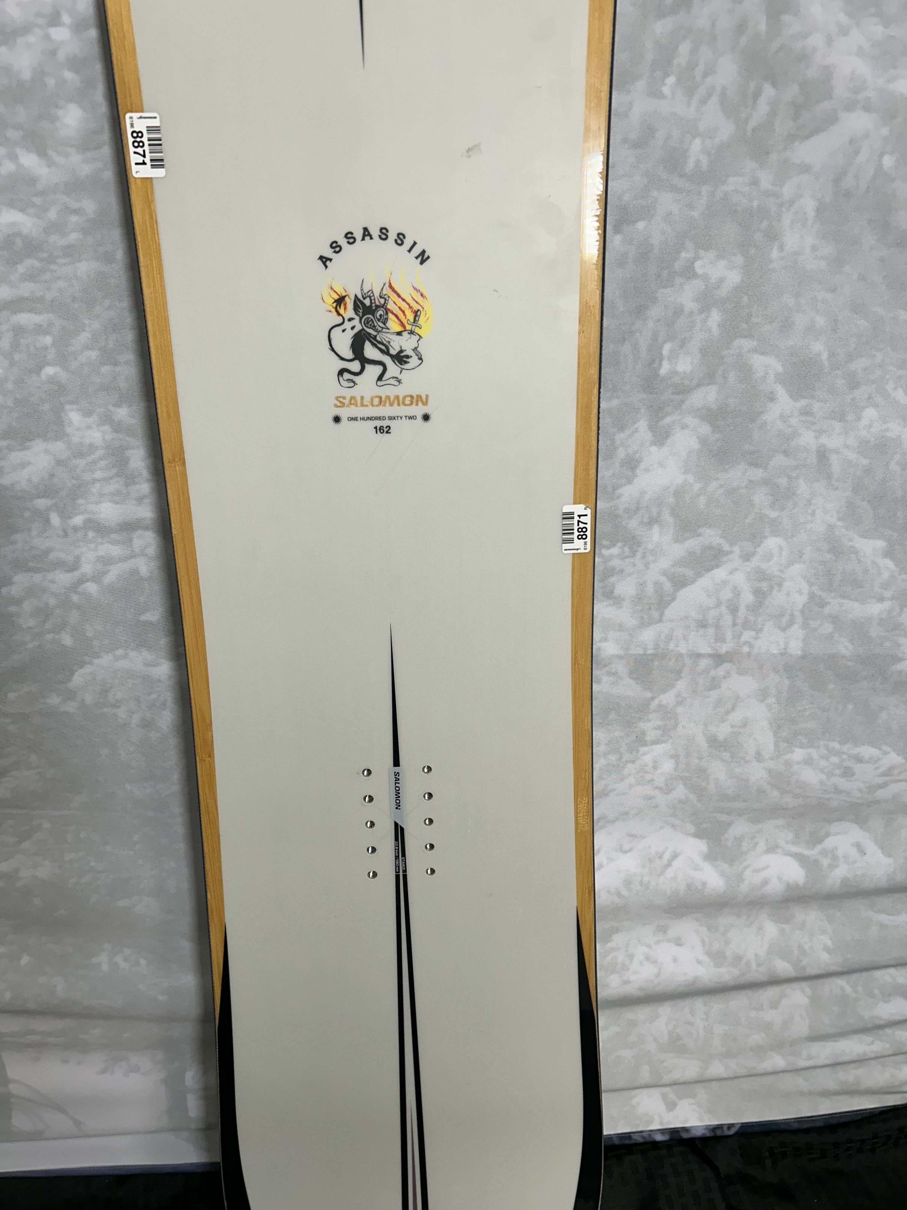 Lightly Used 2025 Salomon Assassin 162CM Snowboard