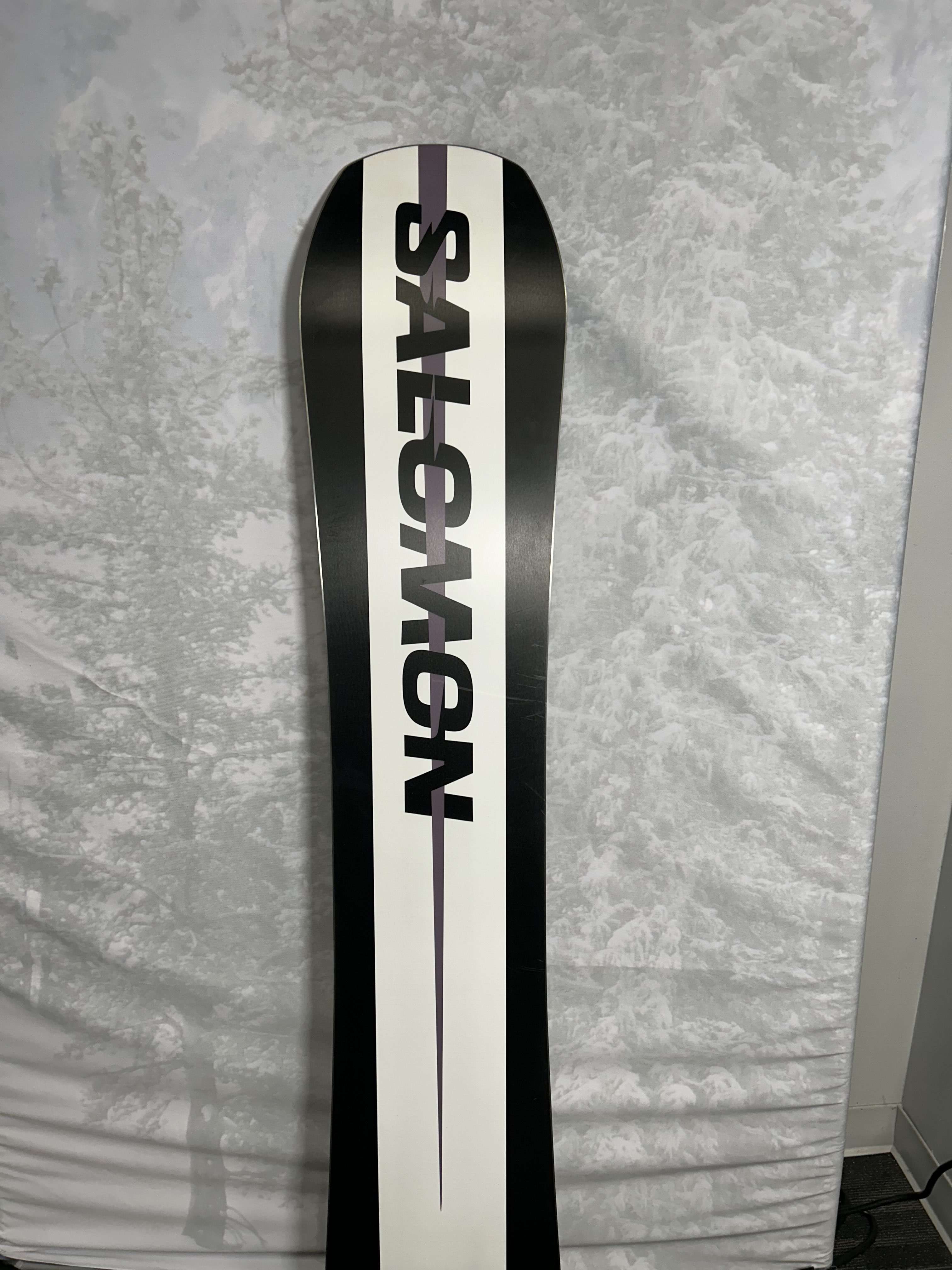 Lightly Used 2025 Salomon Assassin 162CM Snowboard