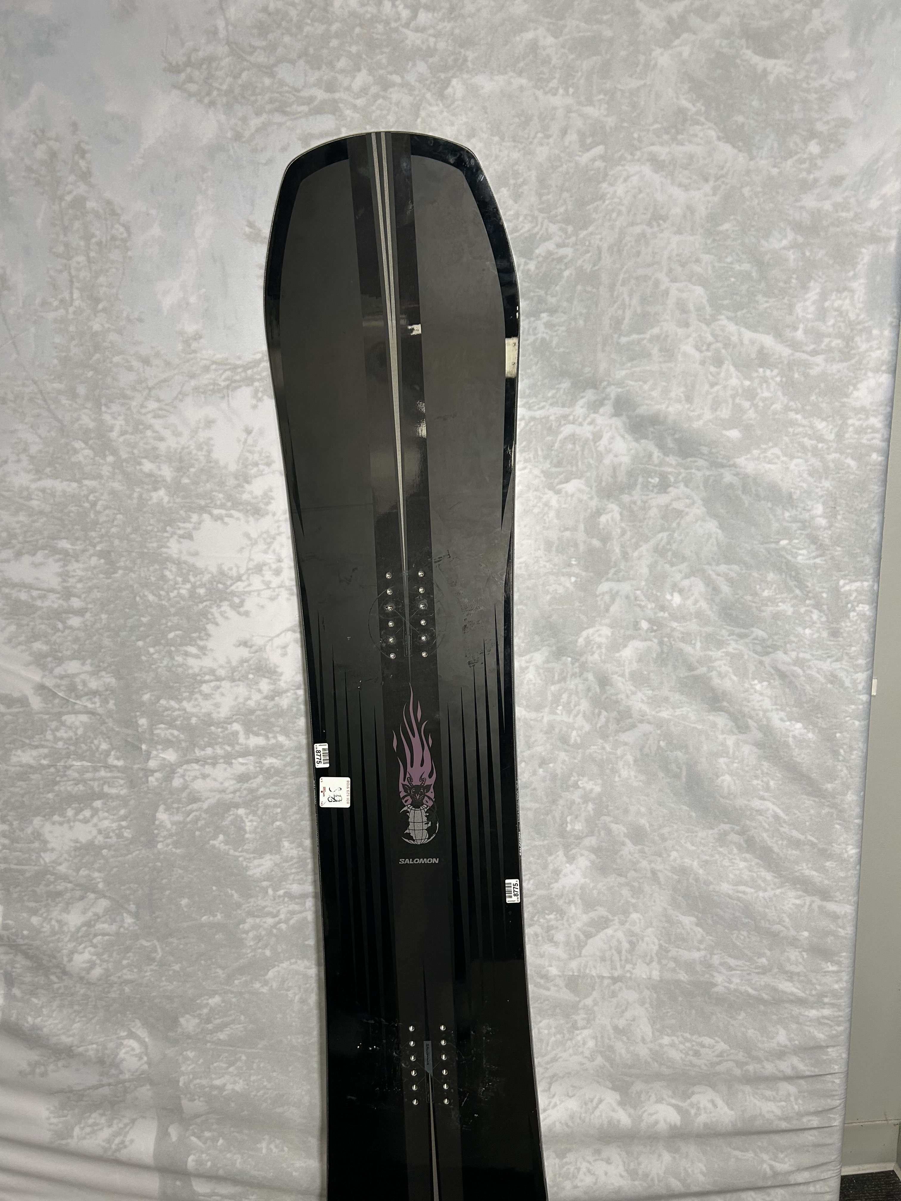 Lightly Used 2025 Salomon Assassin Pro 162CM Snowboard