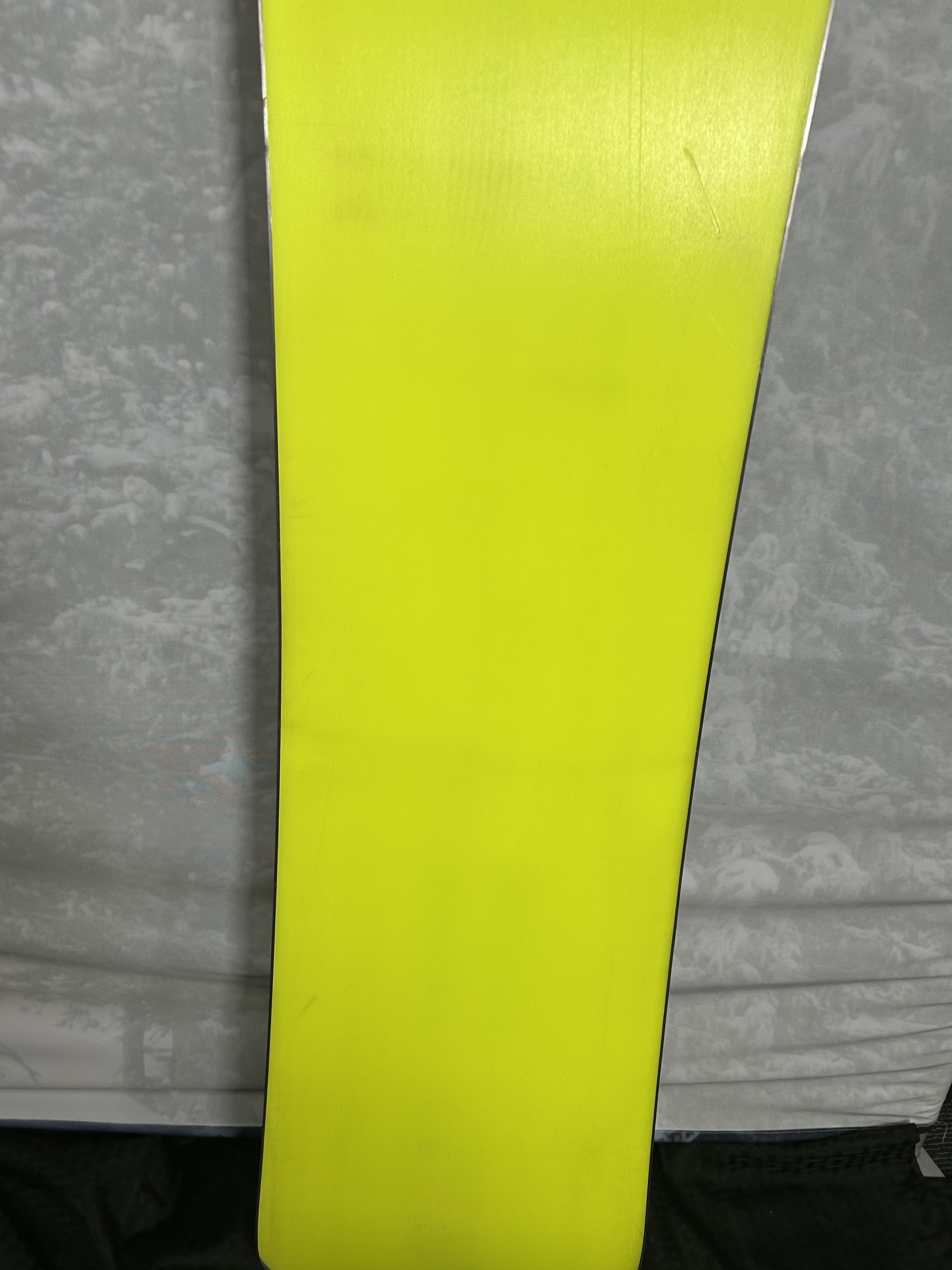 Used 2025 Salomon Dancehaul 147cm Snowboard