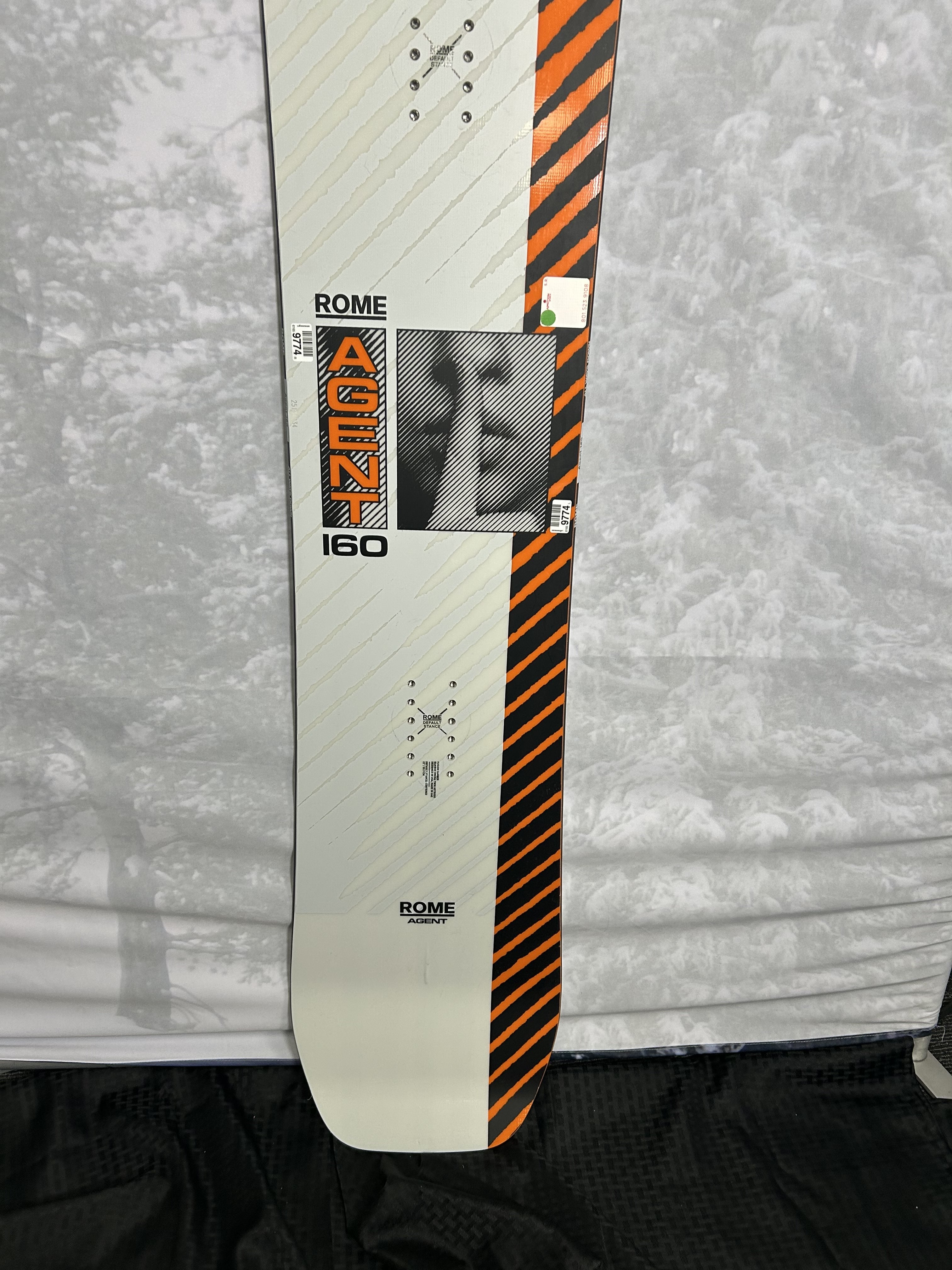 Used 2025 Rome Agent 160cm Snowboard
