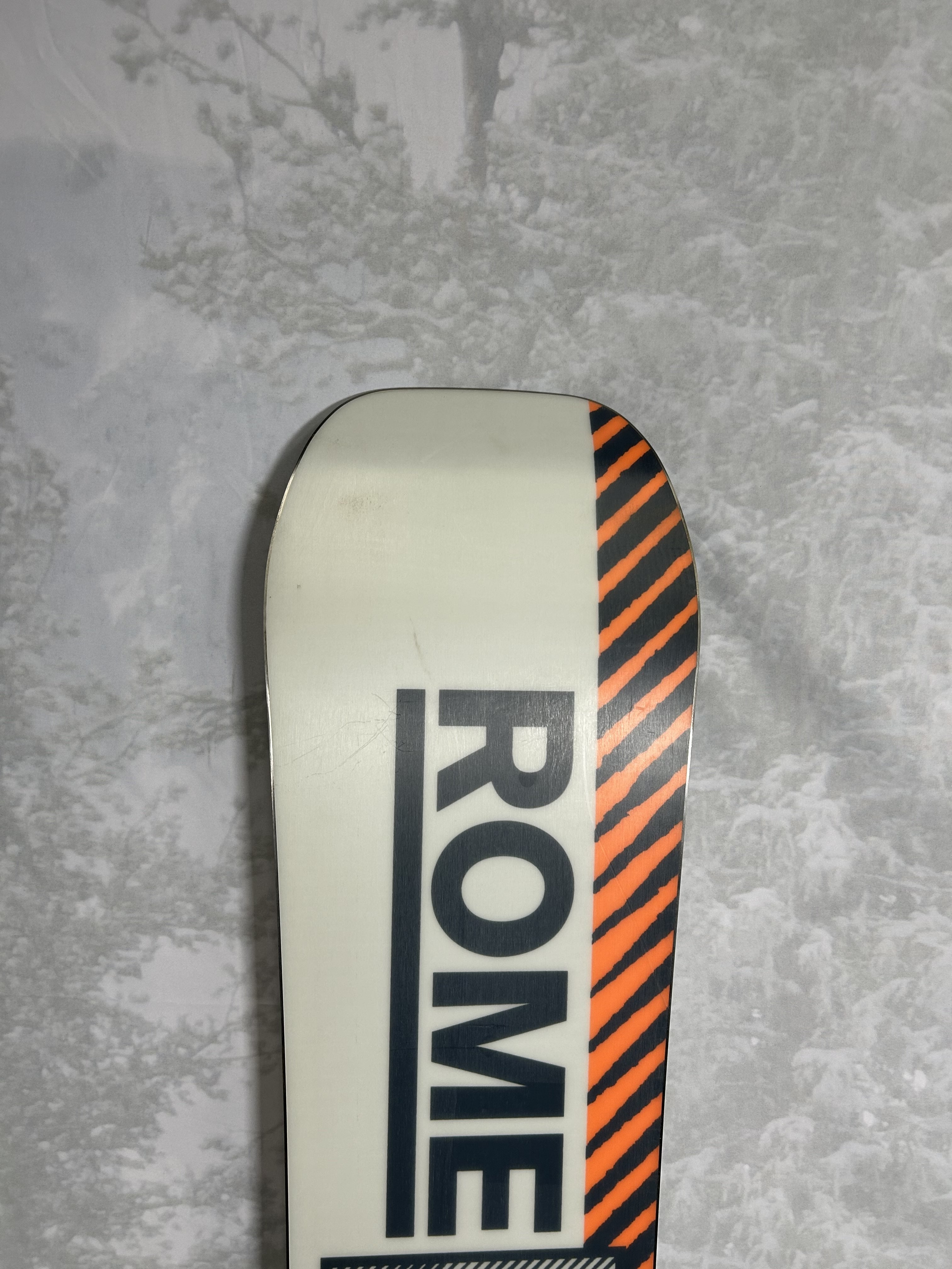 Used 2025 Rome Agent 160cm Snowboard