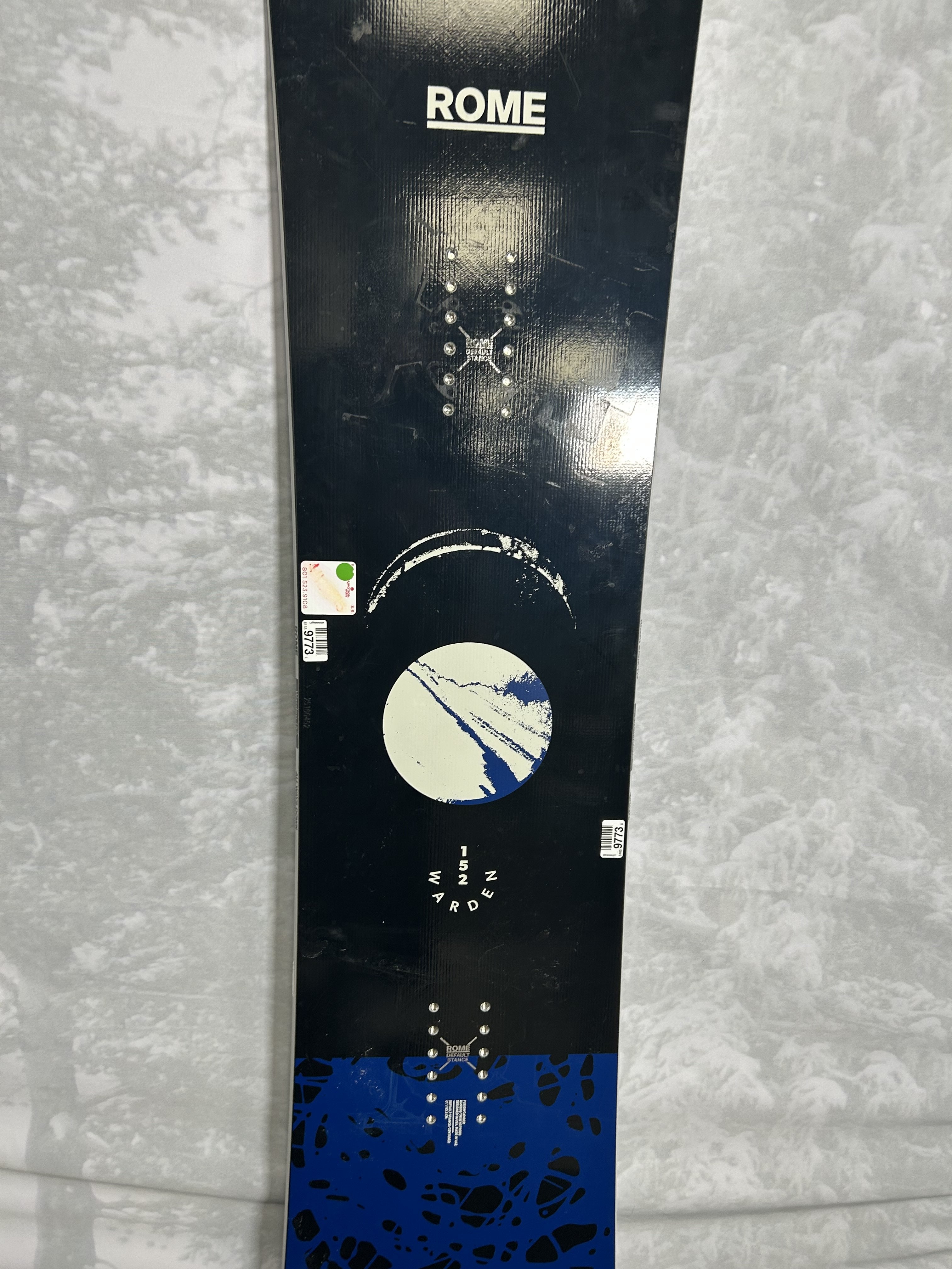 Used 2025 Rome Warden 152cm Snowboard