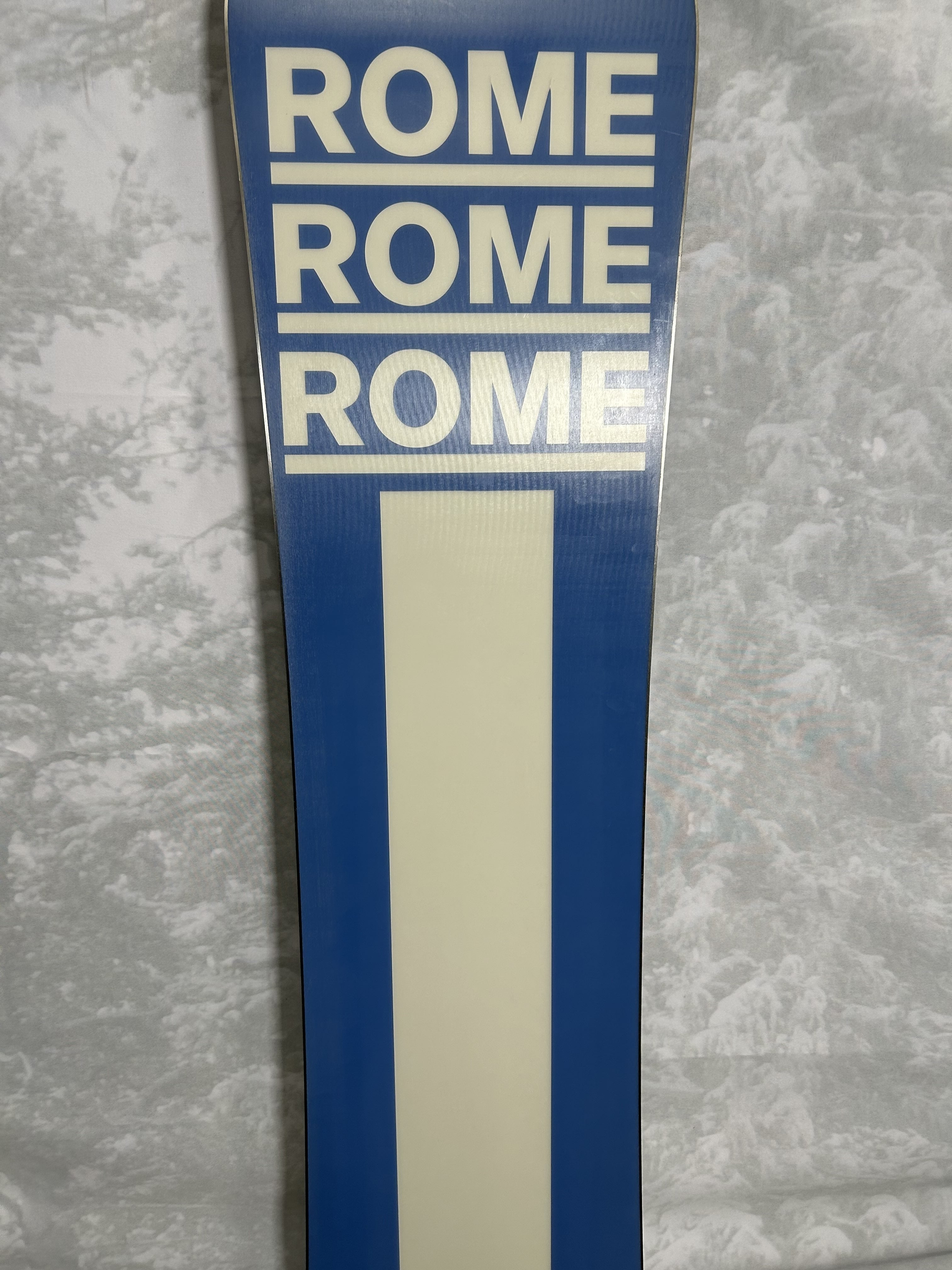 Used 2025 Rome Warden 152cm Snowboard