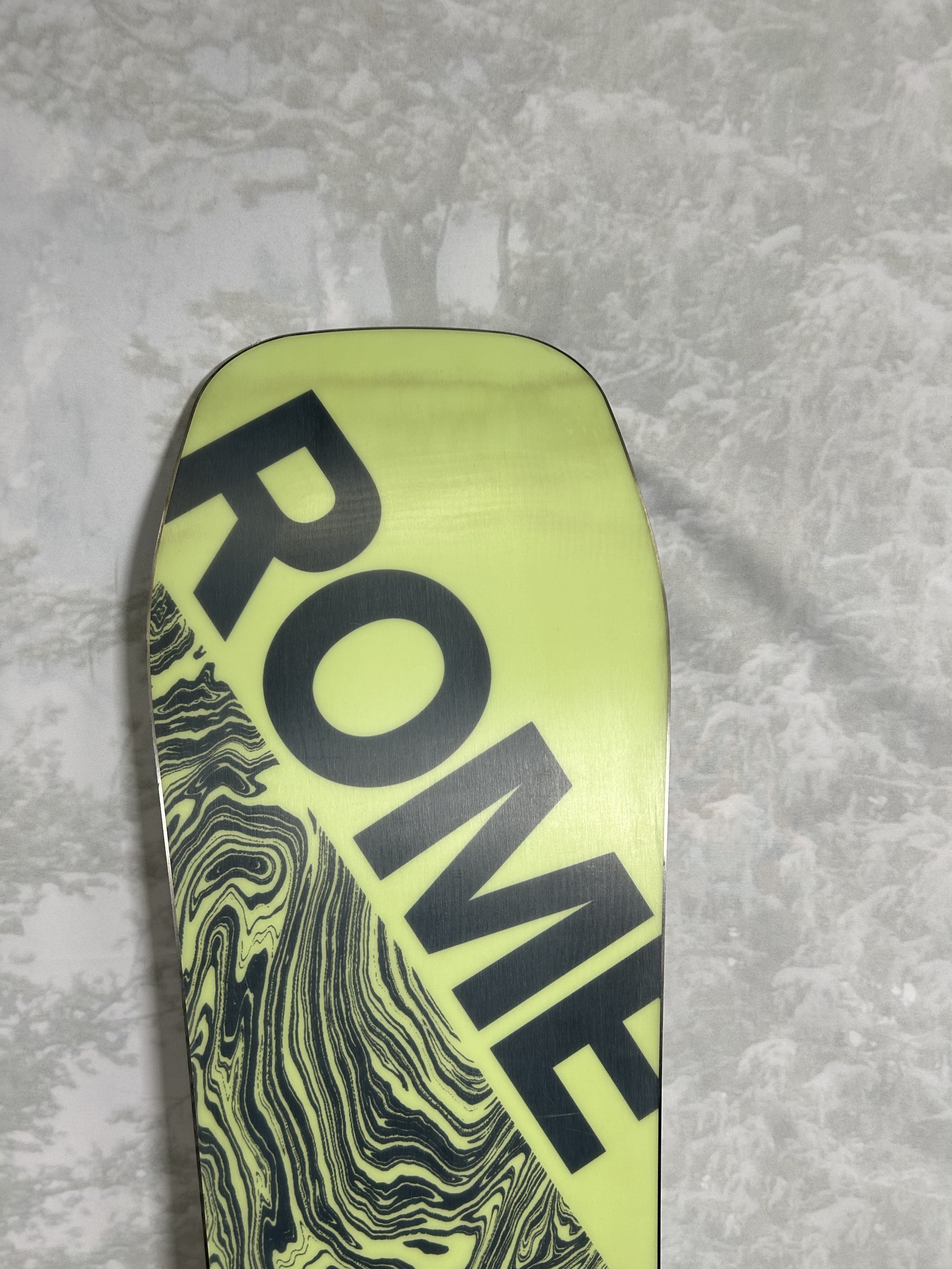 Used 2025 Rome Ravine 155cm Snowboard