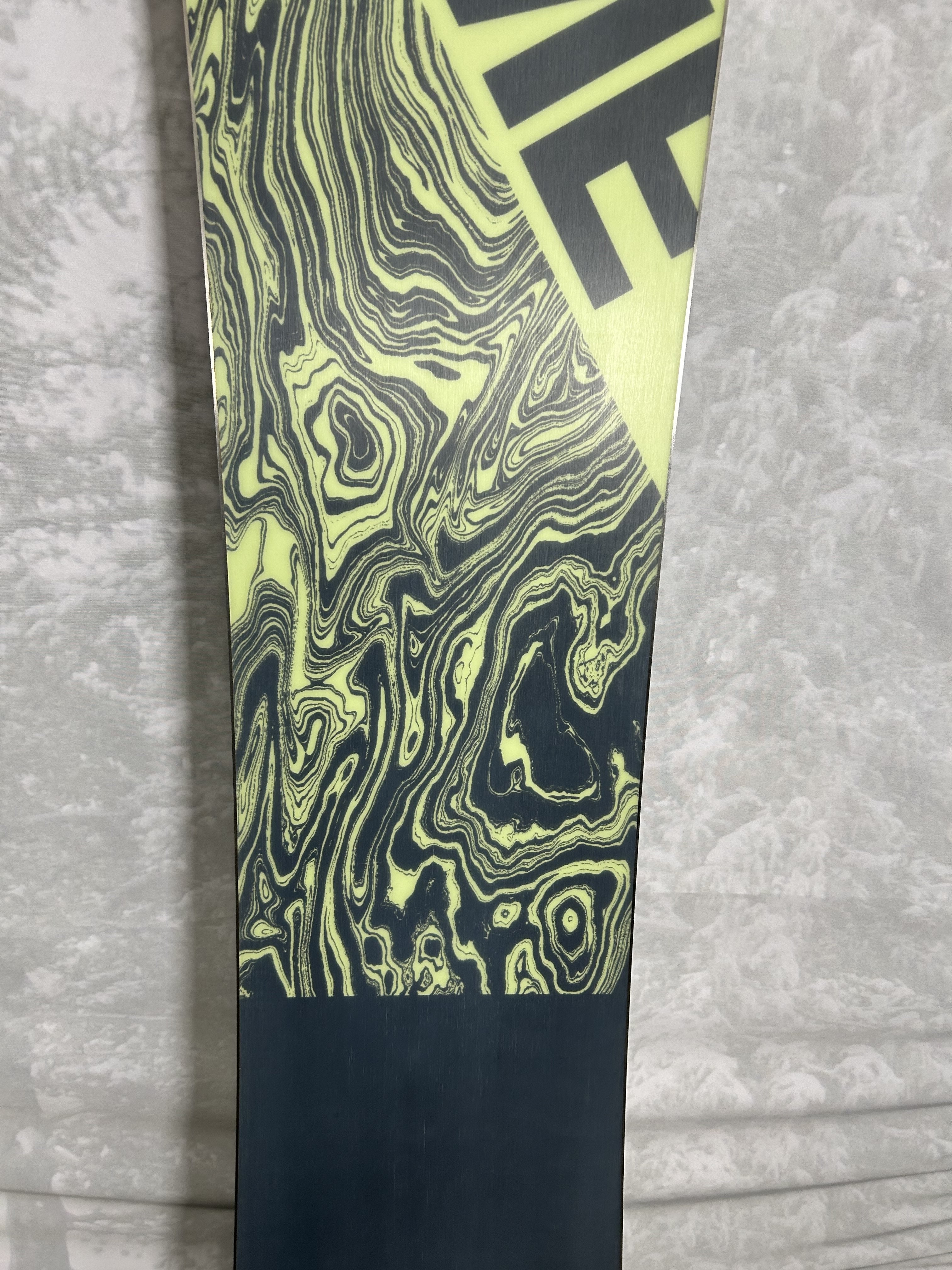 Used 2025 Rome Ravine 155cm Snowboard