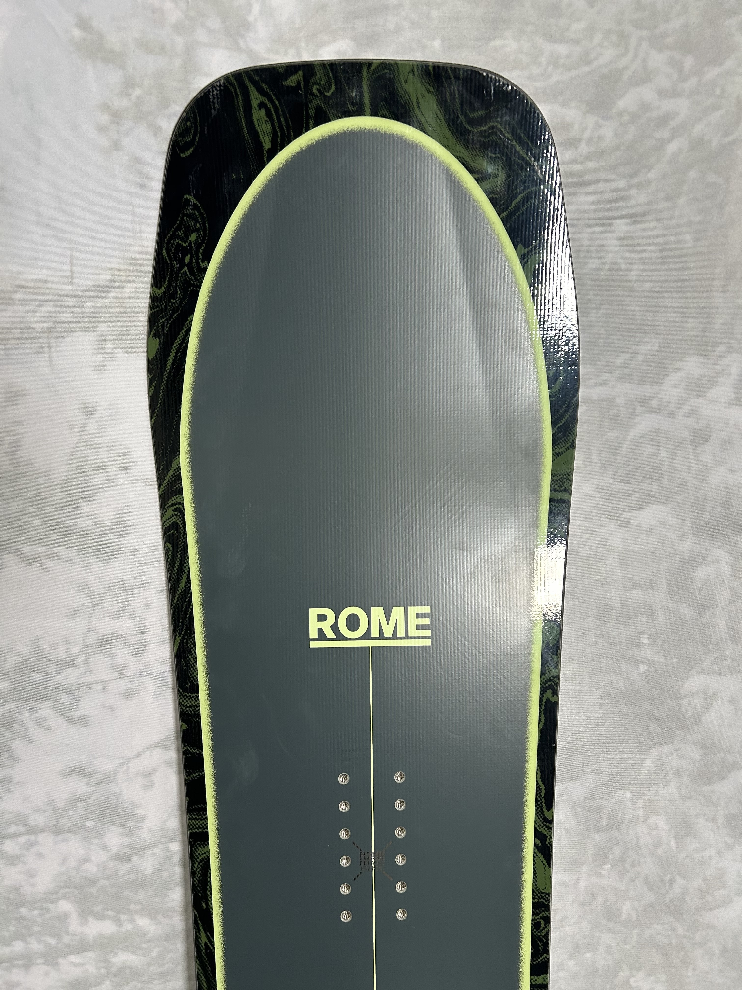 Used 2025 Rome Ravine 152cm Snowboard