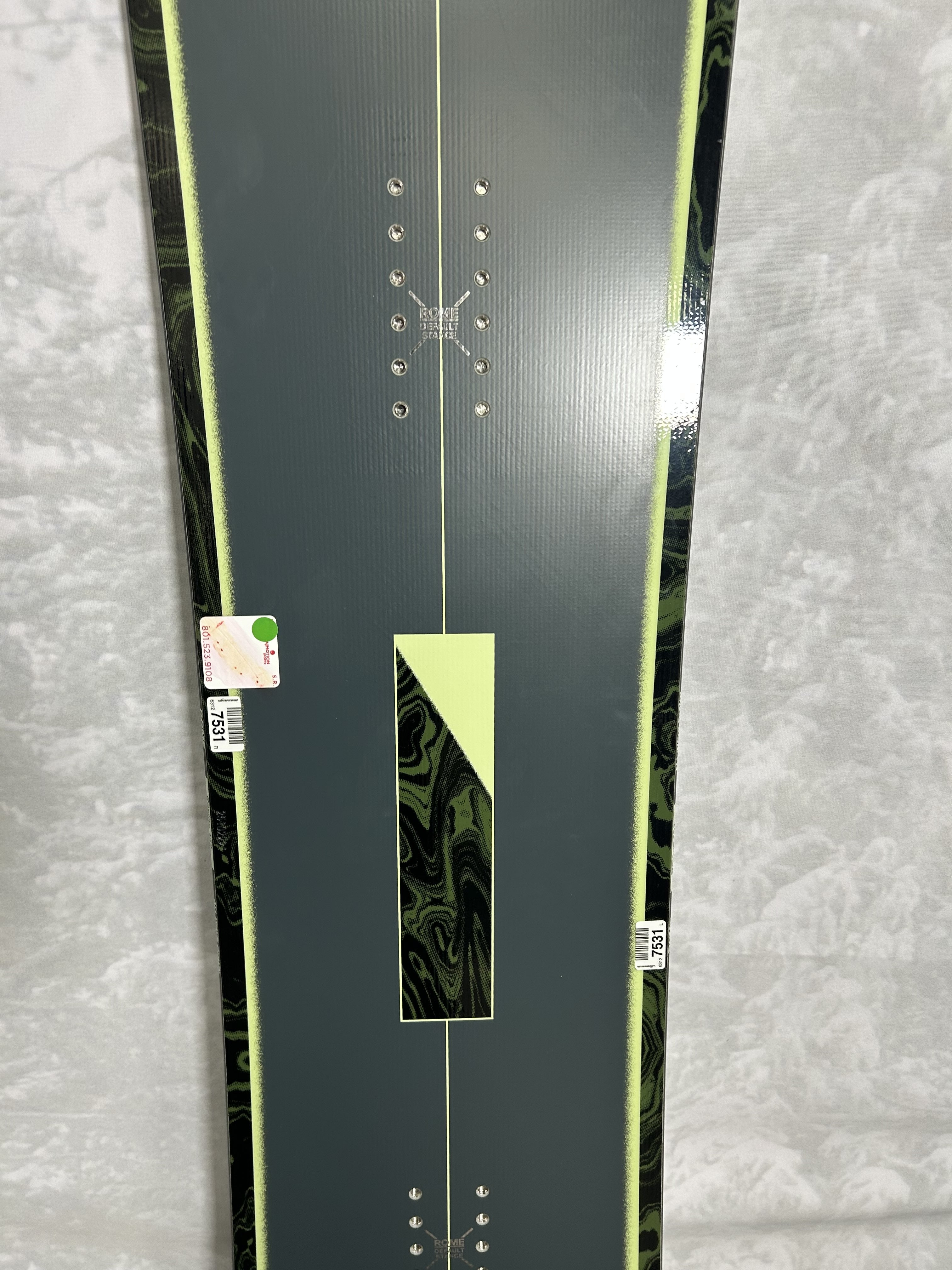 Used 2025 Rome Ravine 152cm Snowboard