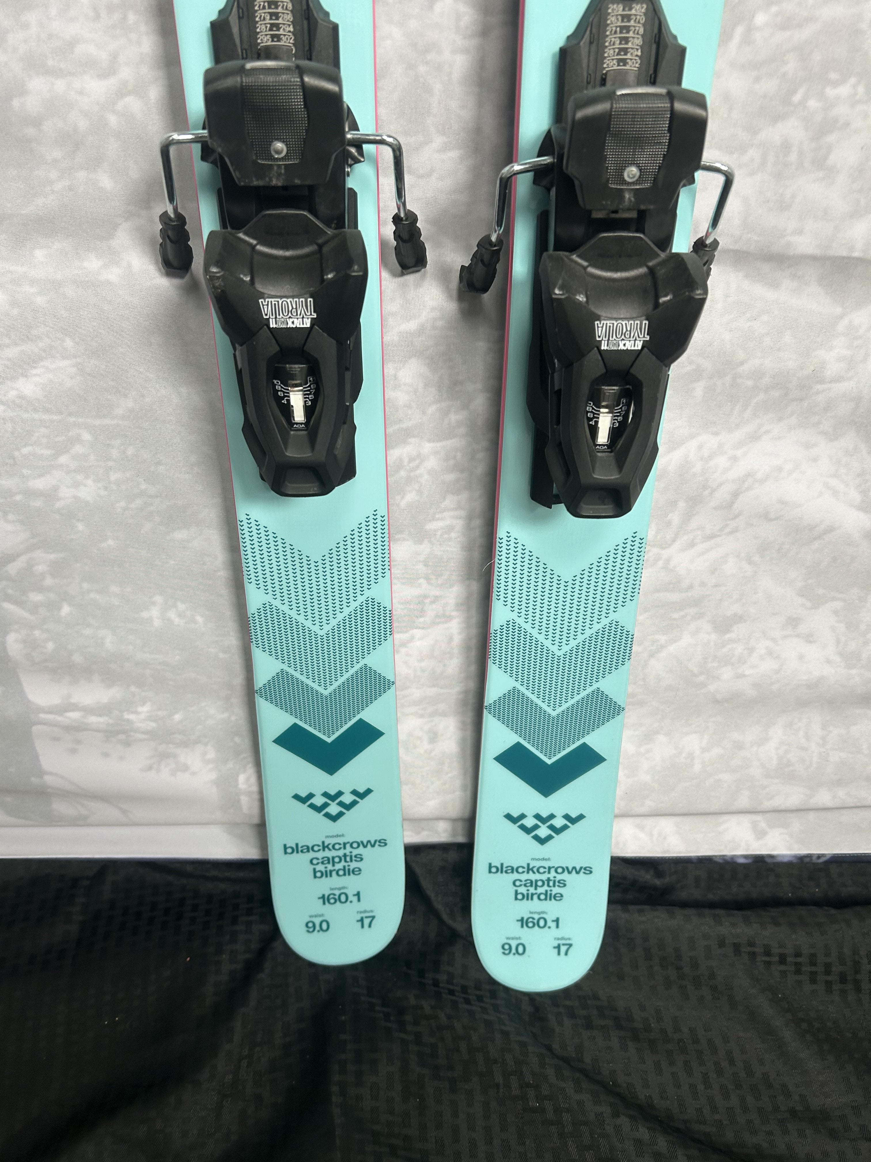 Used Black Crows Captis Birdie Skis-Women's  160 cm w/ Tyrolia Attack 11 Demo Bindings