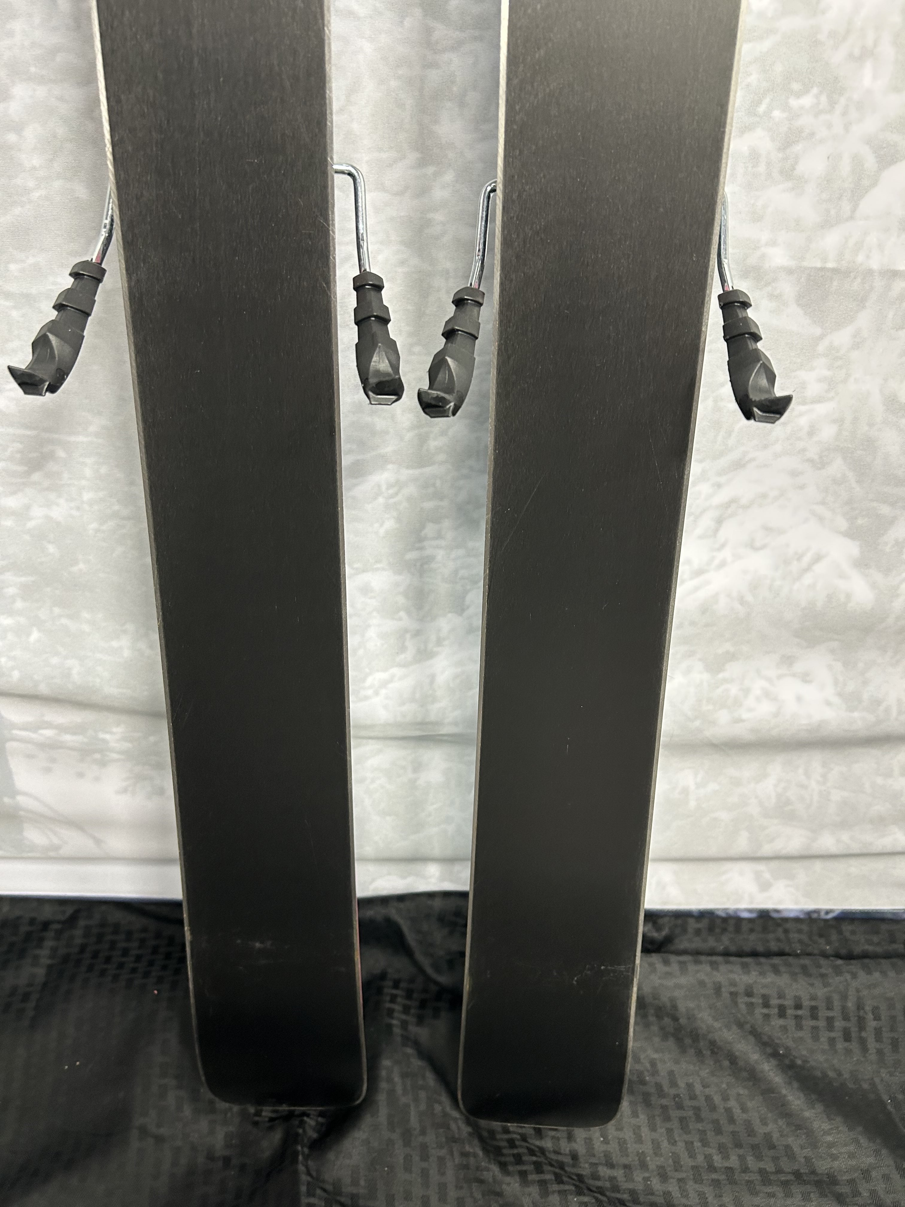 Used Black Crows Captis Birdie Skis-Women's  160 cm w/ Tyrolia Attack 11 Demo Bindings