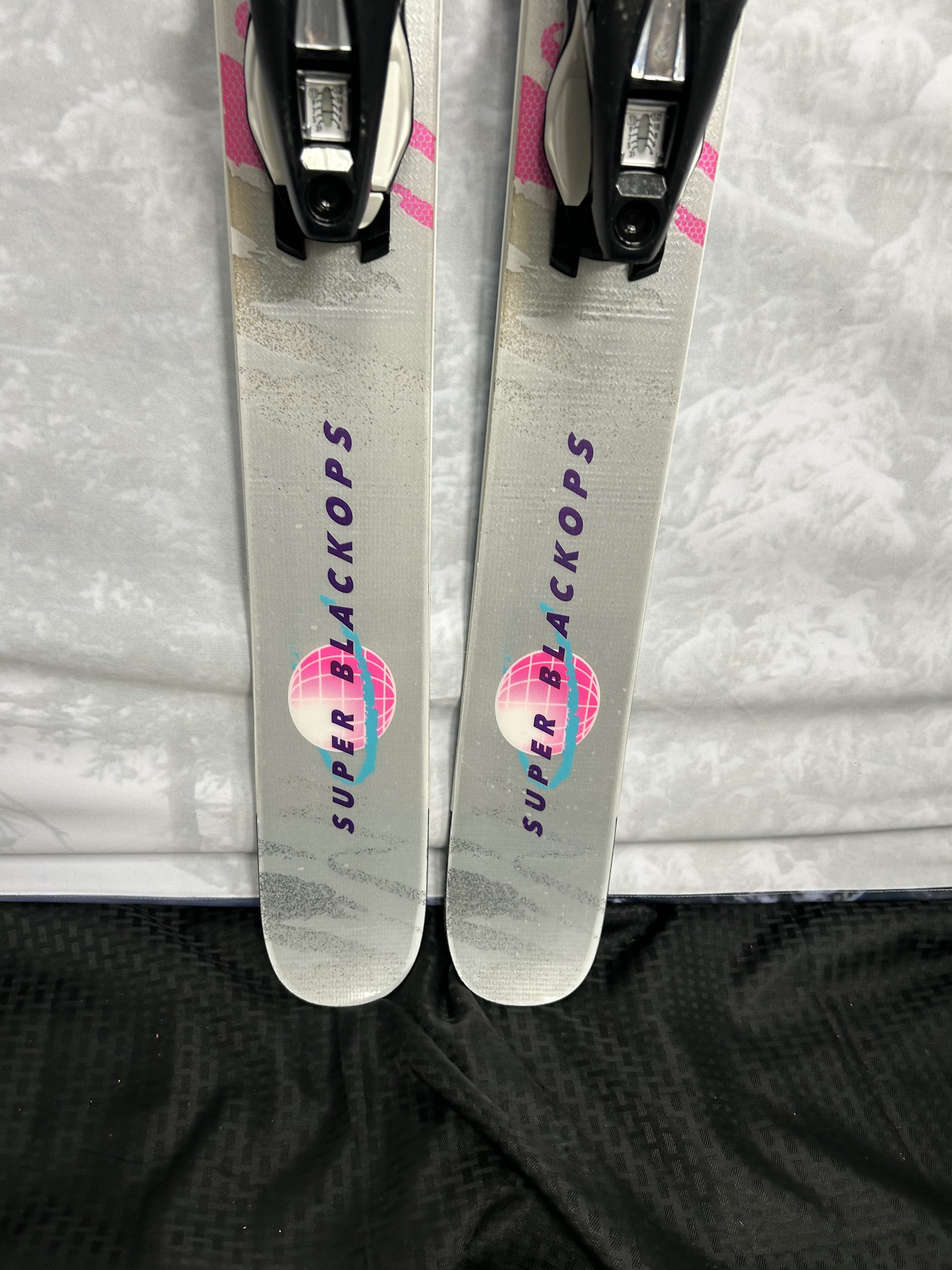 Used Rossignol Super Blackops 98 172cm Skis w/ Look Nx 12 Binding