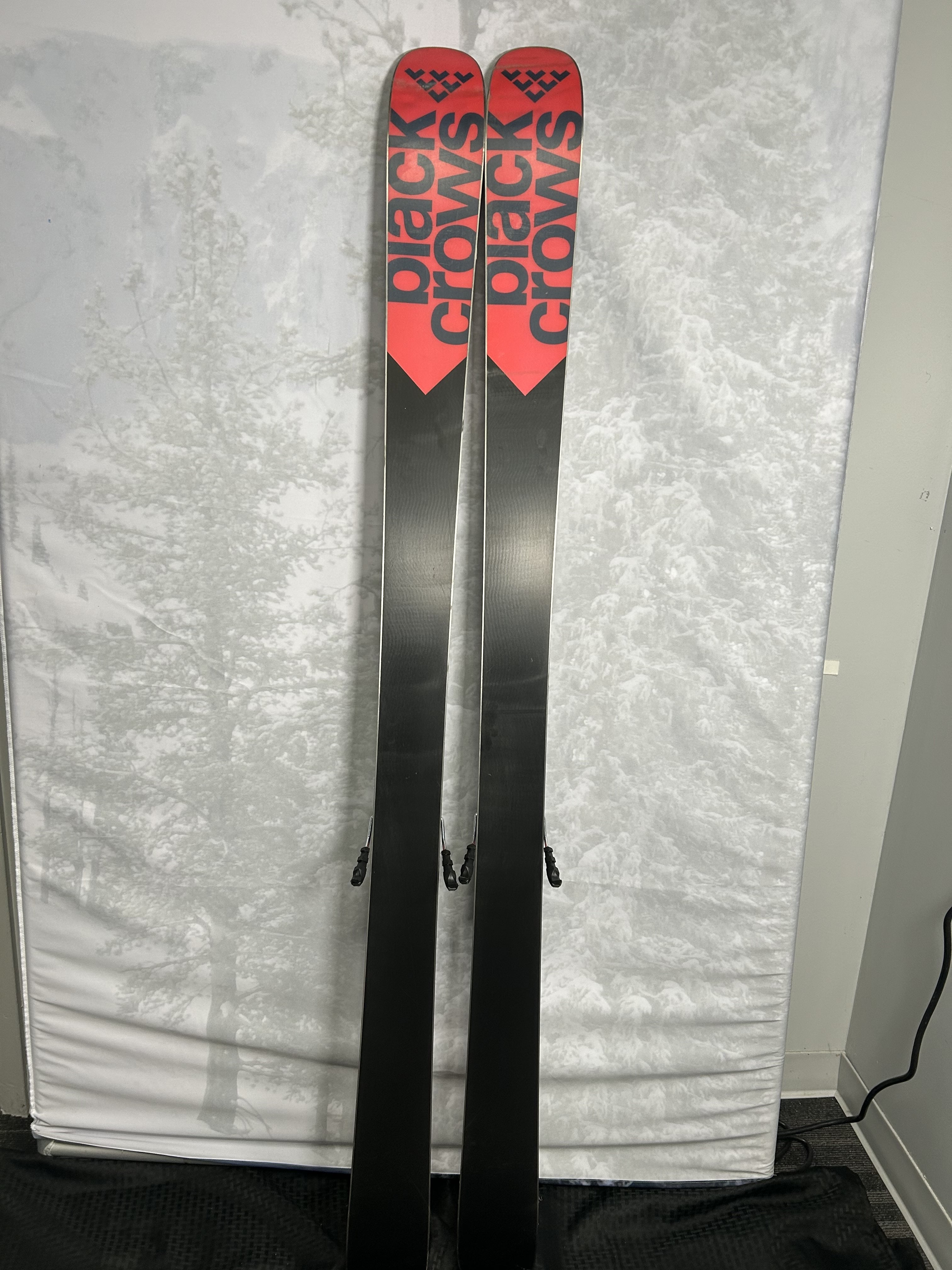 Used Black Crows Camox Skis 180 cm w/ Tyrolia Attack 14 Demo Bindings